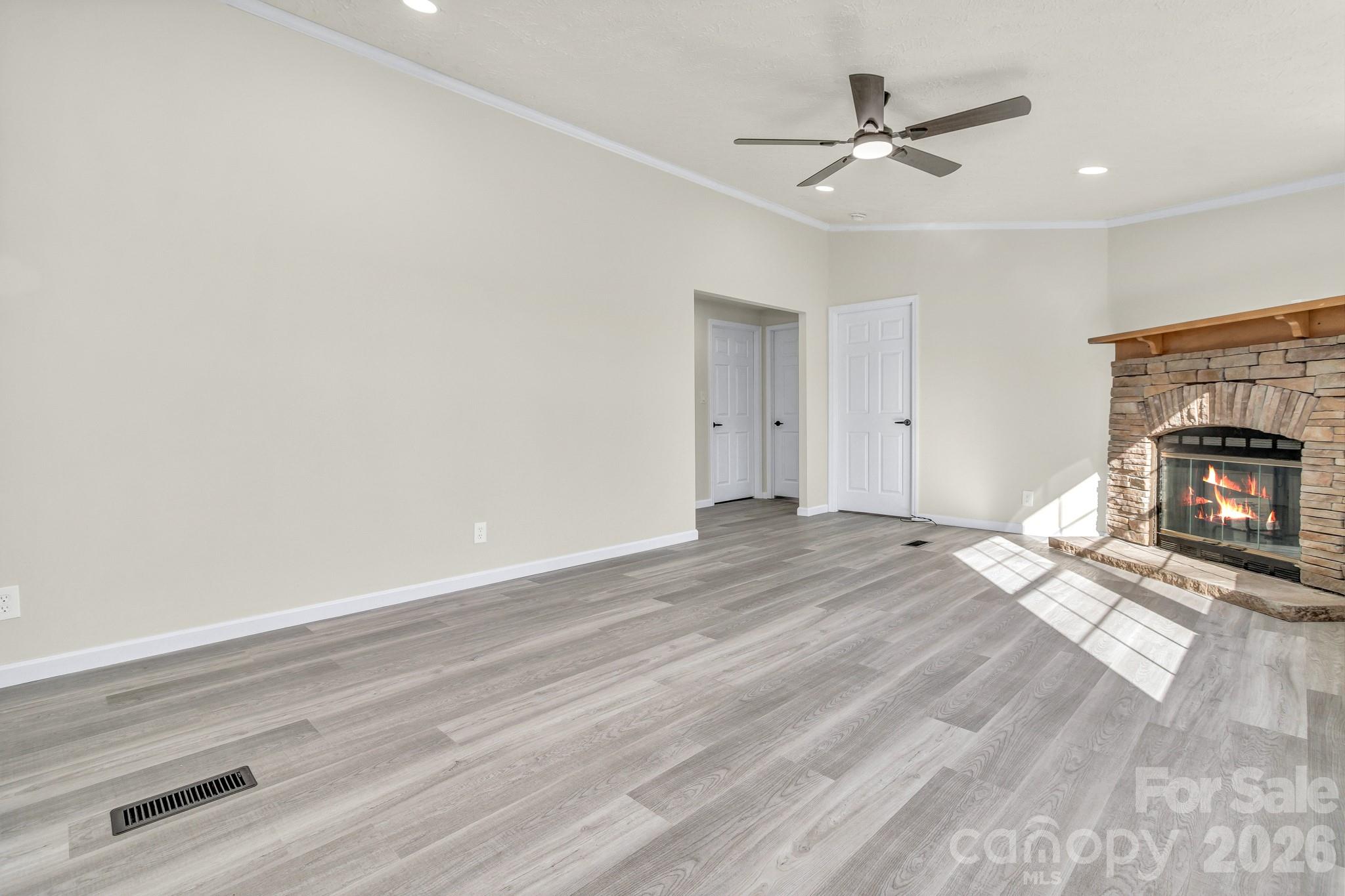 30 Pinners Cove Road — Asheville