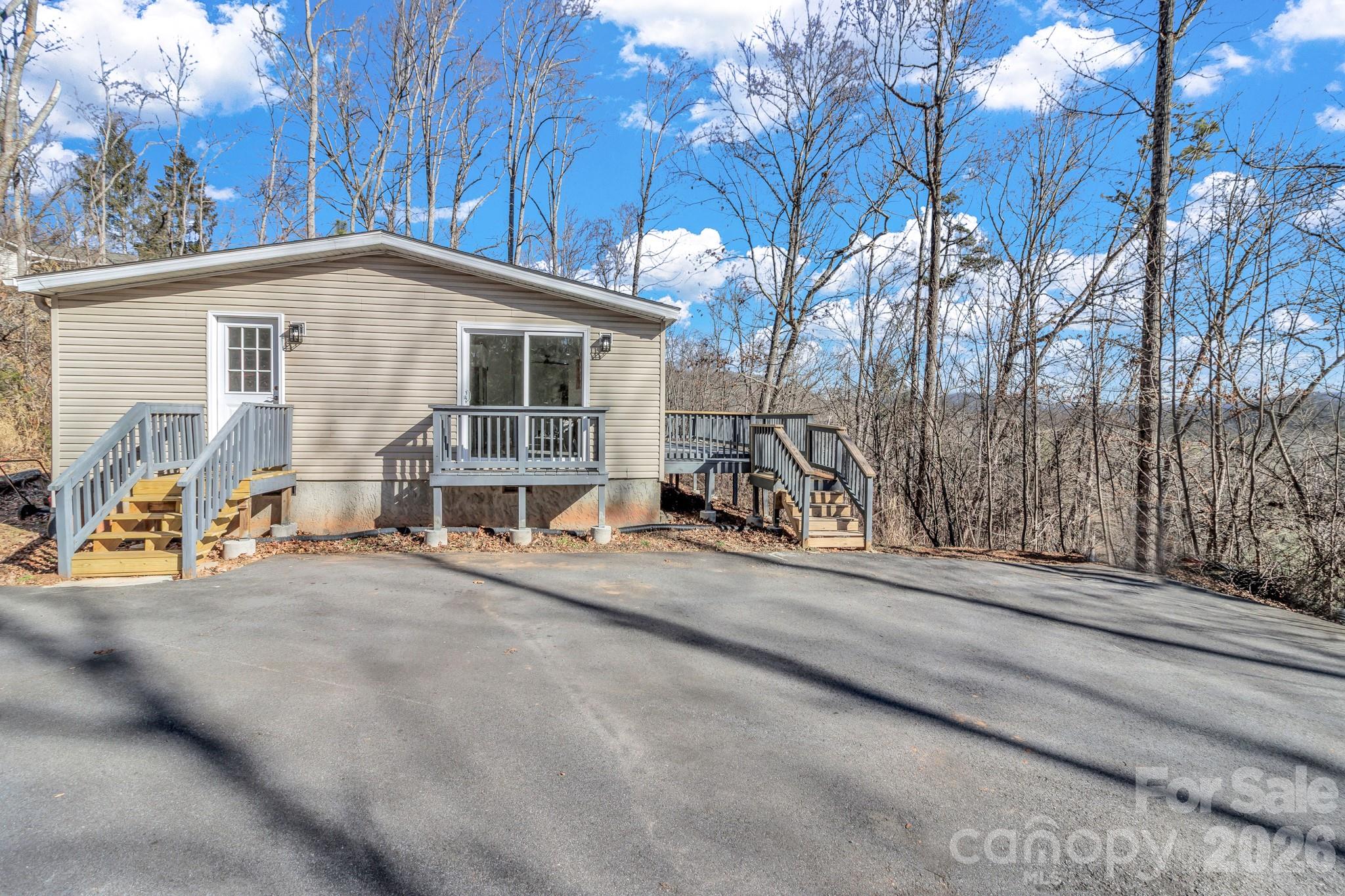 30 Pinners Cove Road — Asheville