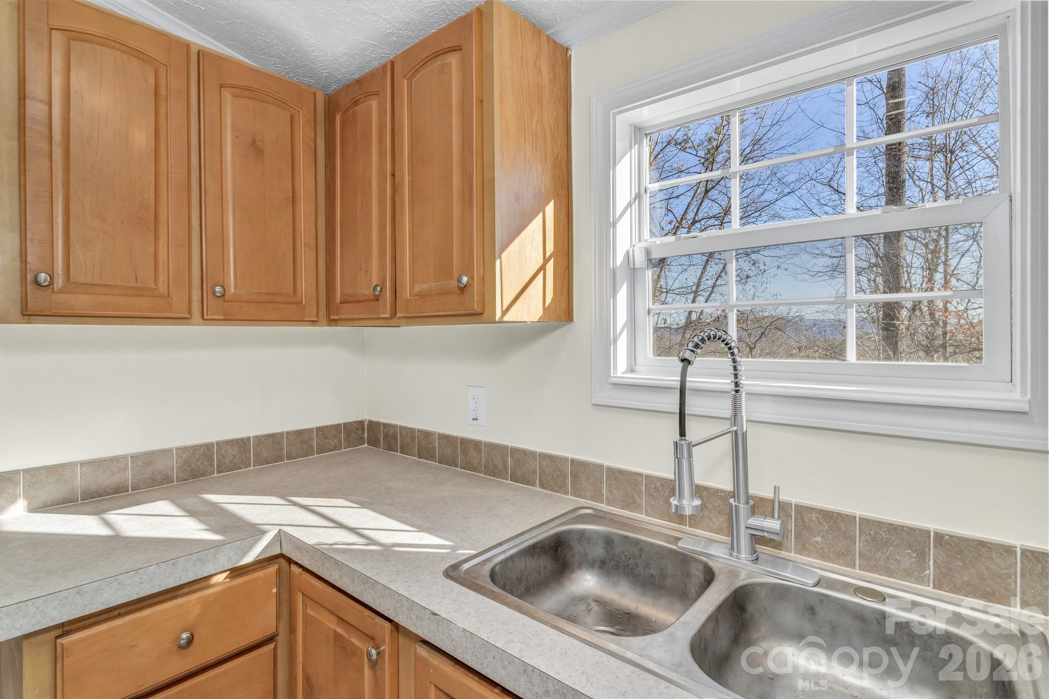 30 Pinners Cove Road — Asheville