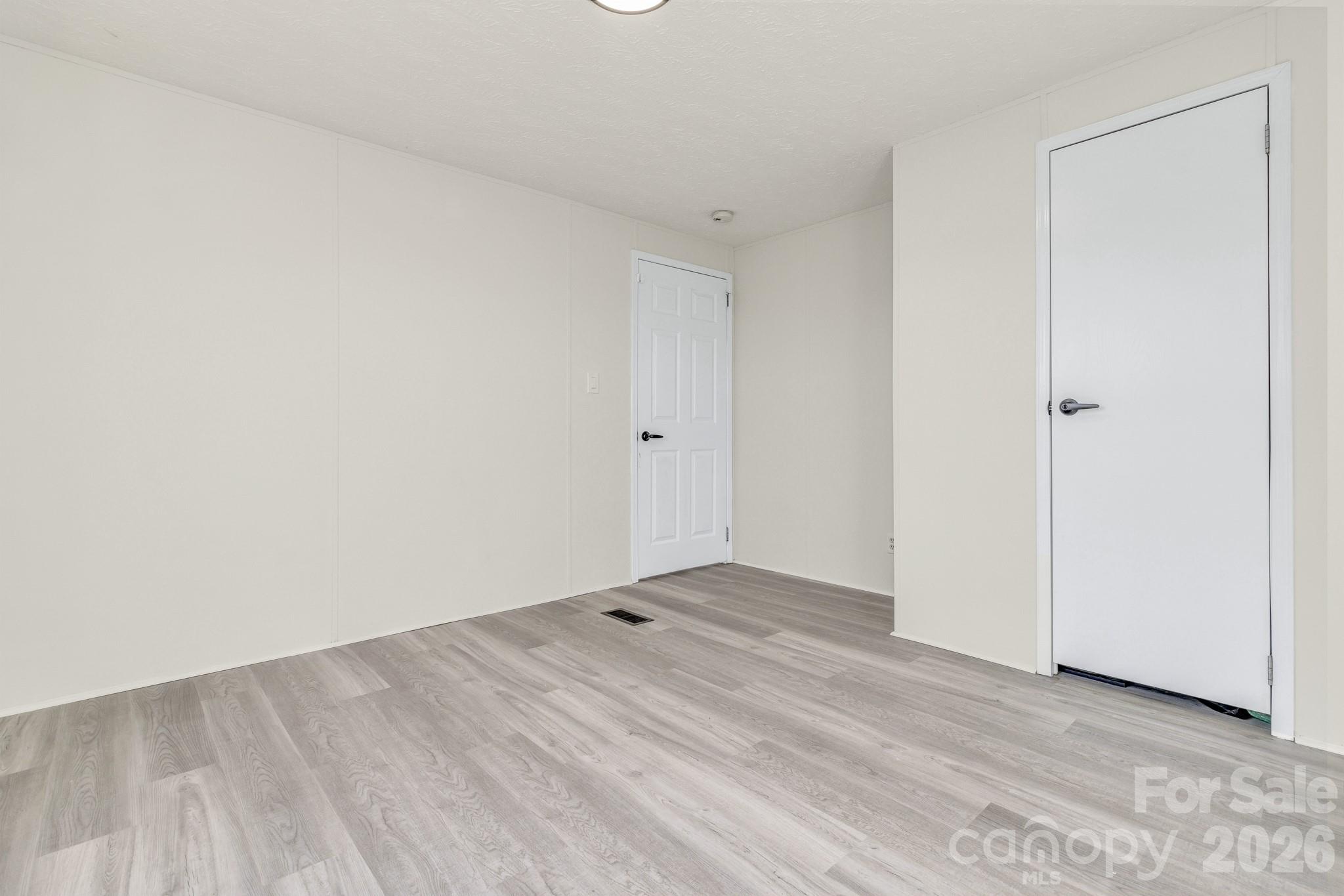30 Pinners Cove Road — Asheville