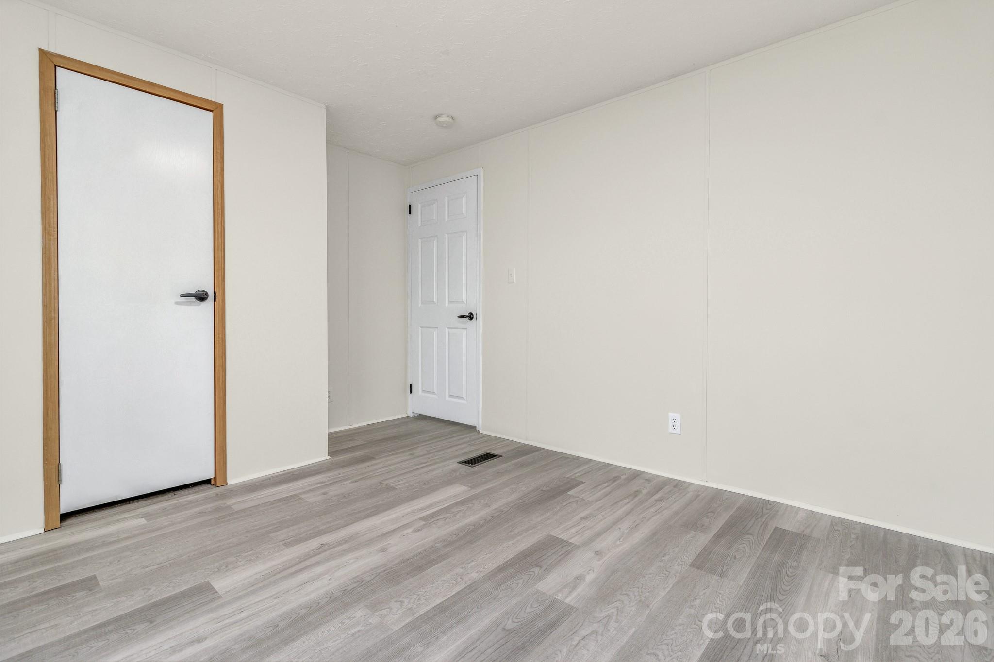 30 Pinners Cove Road — Asheville