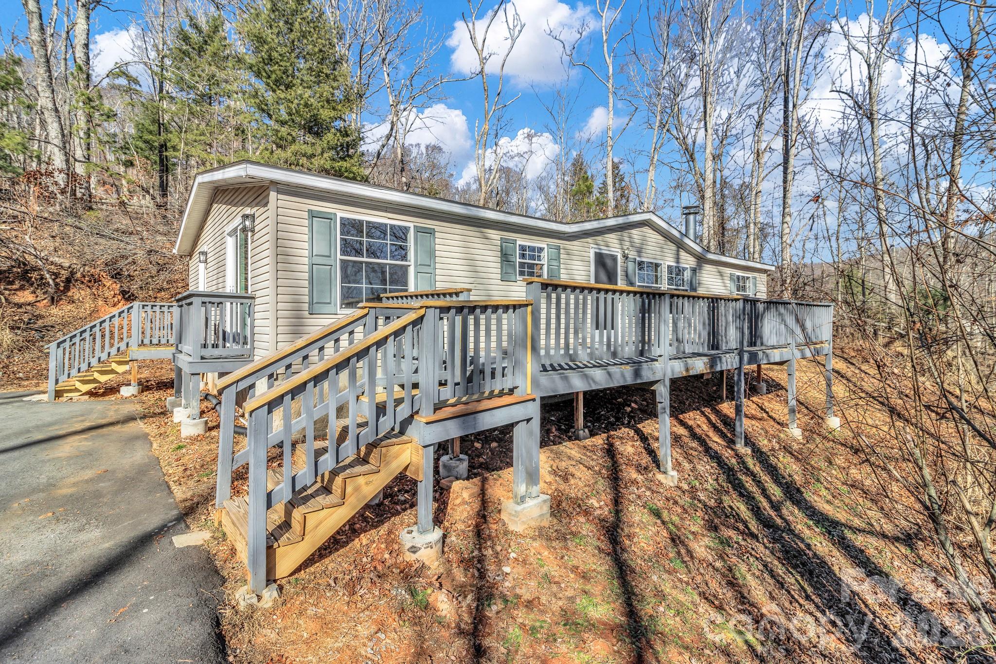 30 Pinners Cove Road — Asheville
