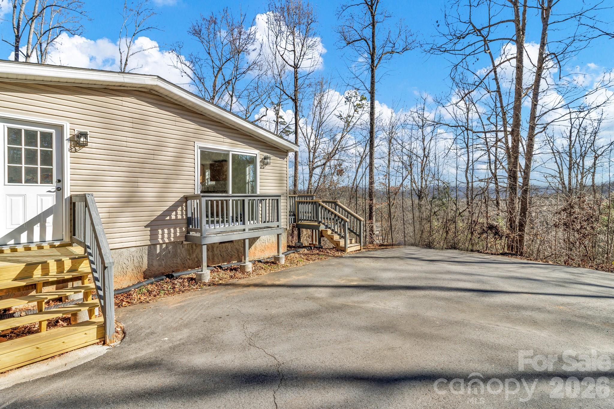 30 Pinners Cove Road — Asheville