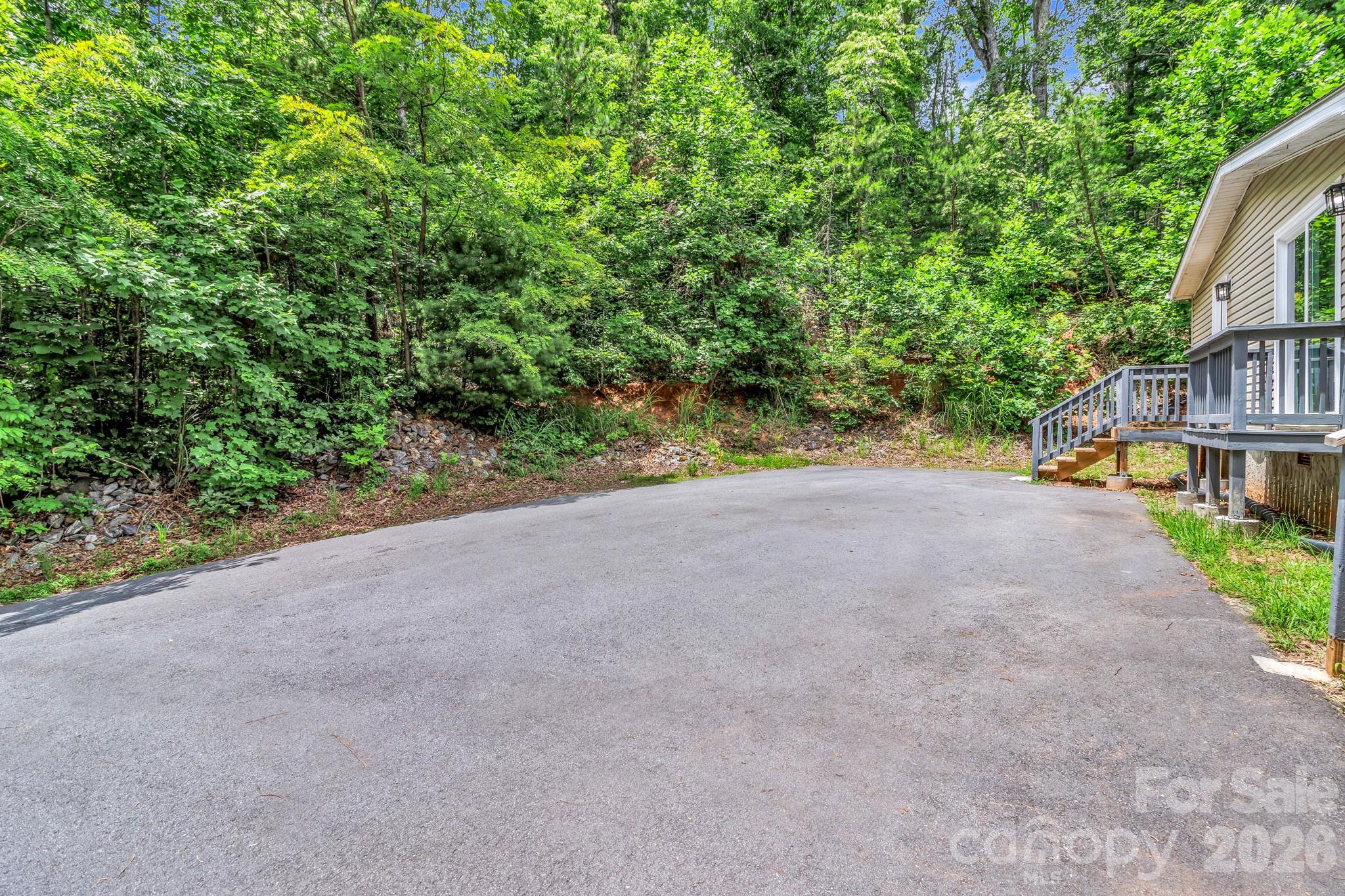 30 Pinners Cove Road — Asheville