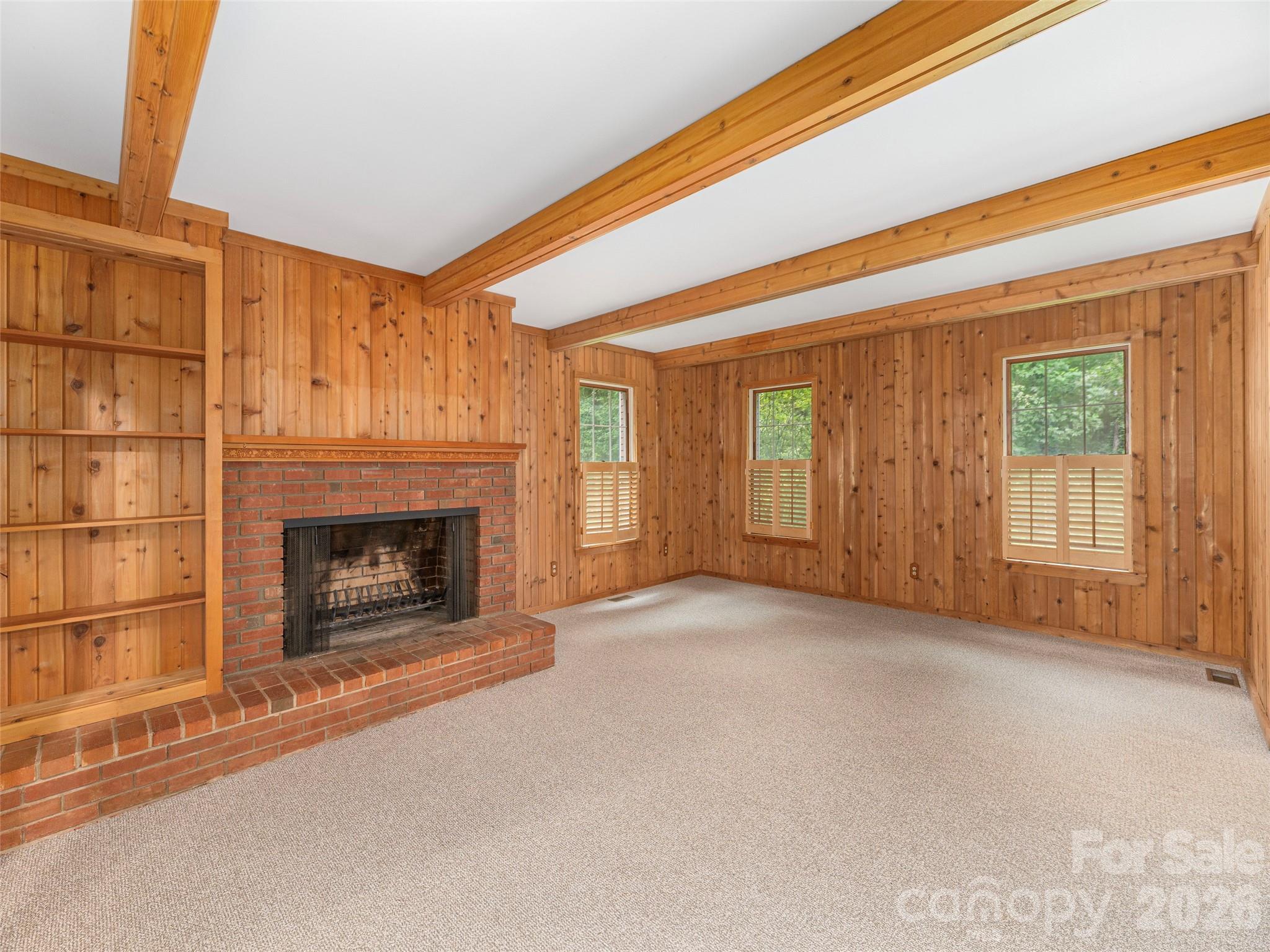 200 Heathcote Road — Hendersonville