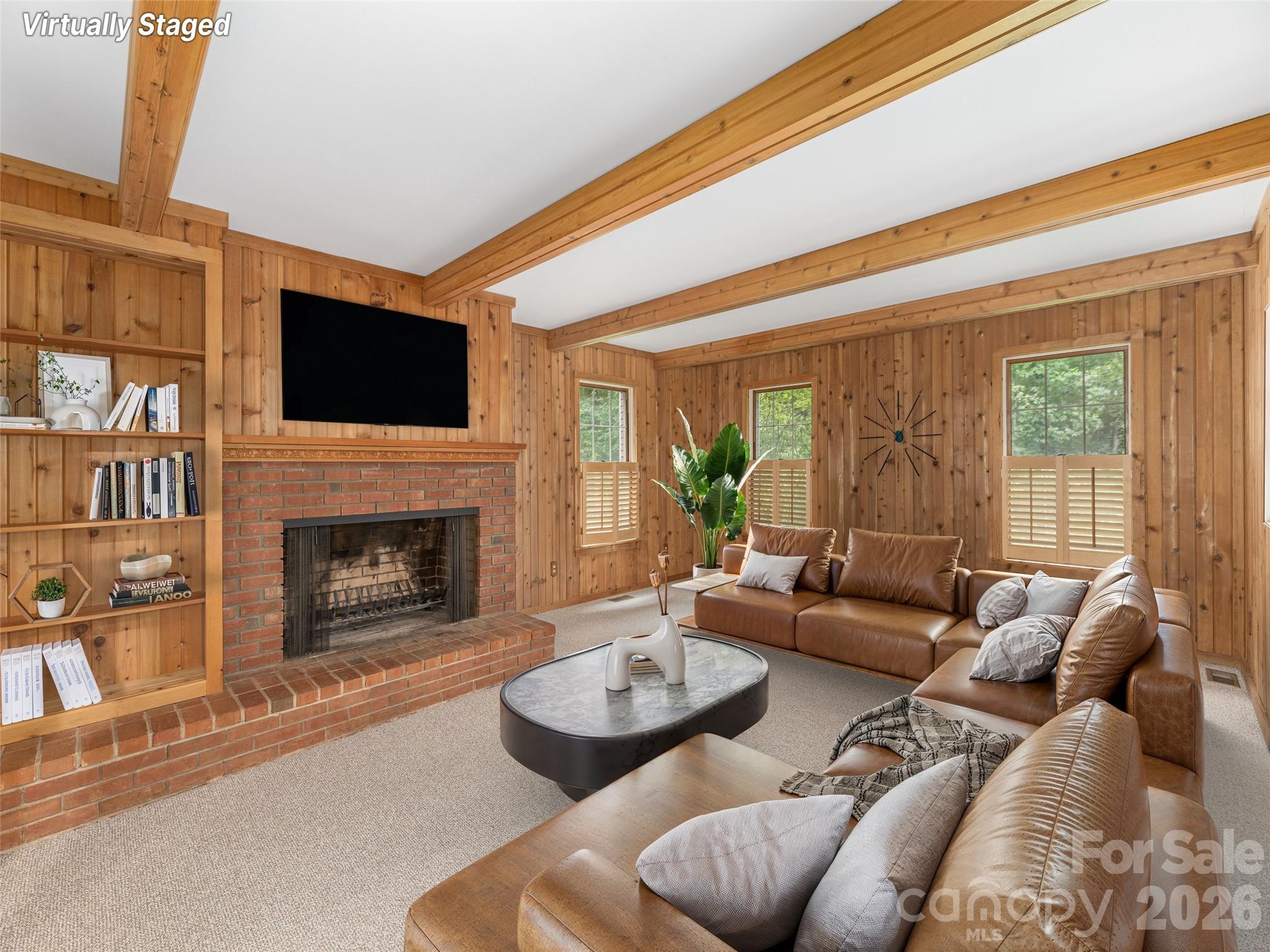 200 Heathcote Road — Hendersonville