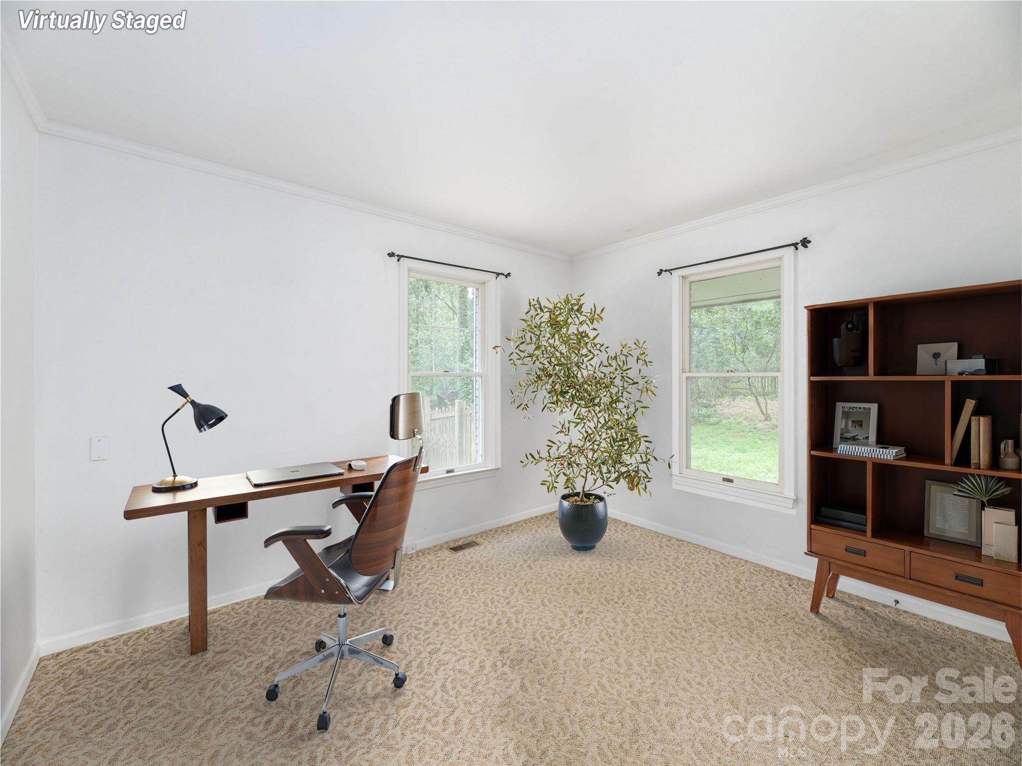 200 Heathcote Road — Hendersonville