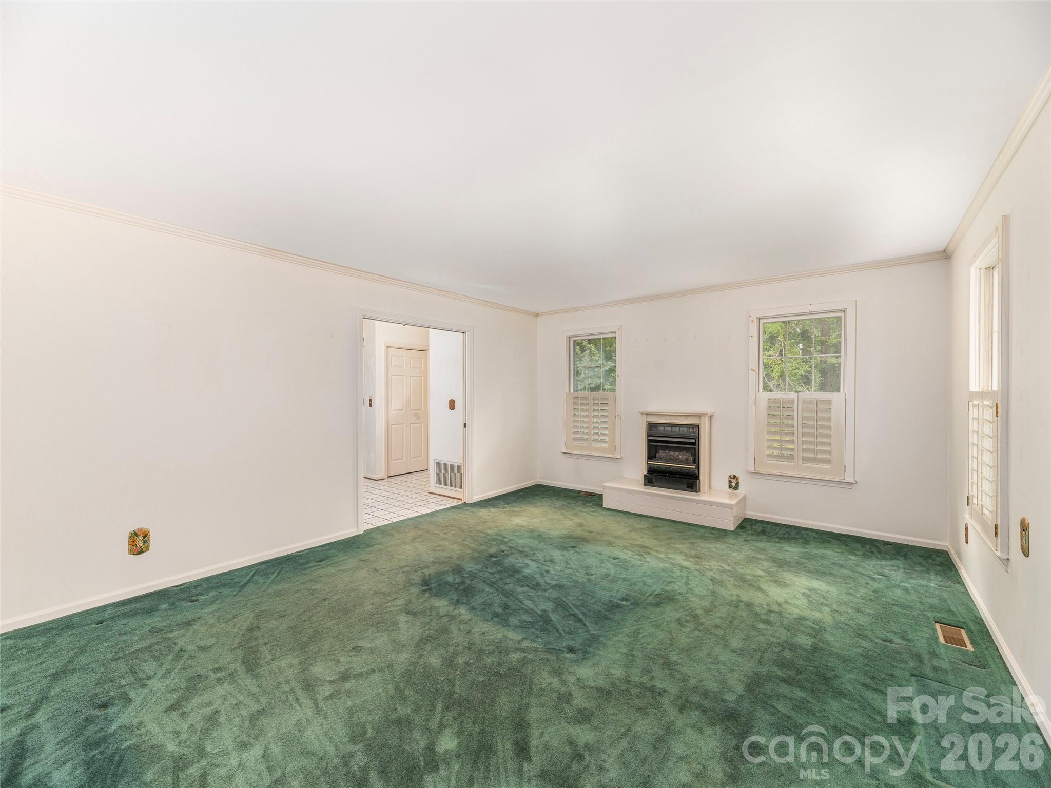 200 Heathcote Road — Hendersonville