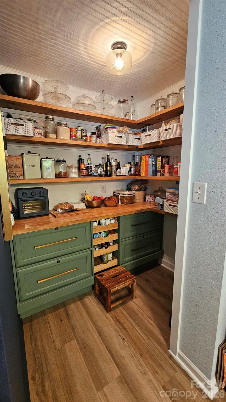 4803 Manchineel Lane — Monroe