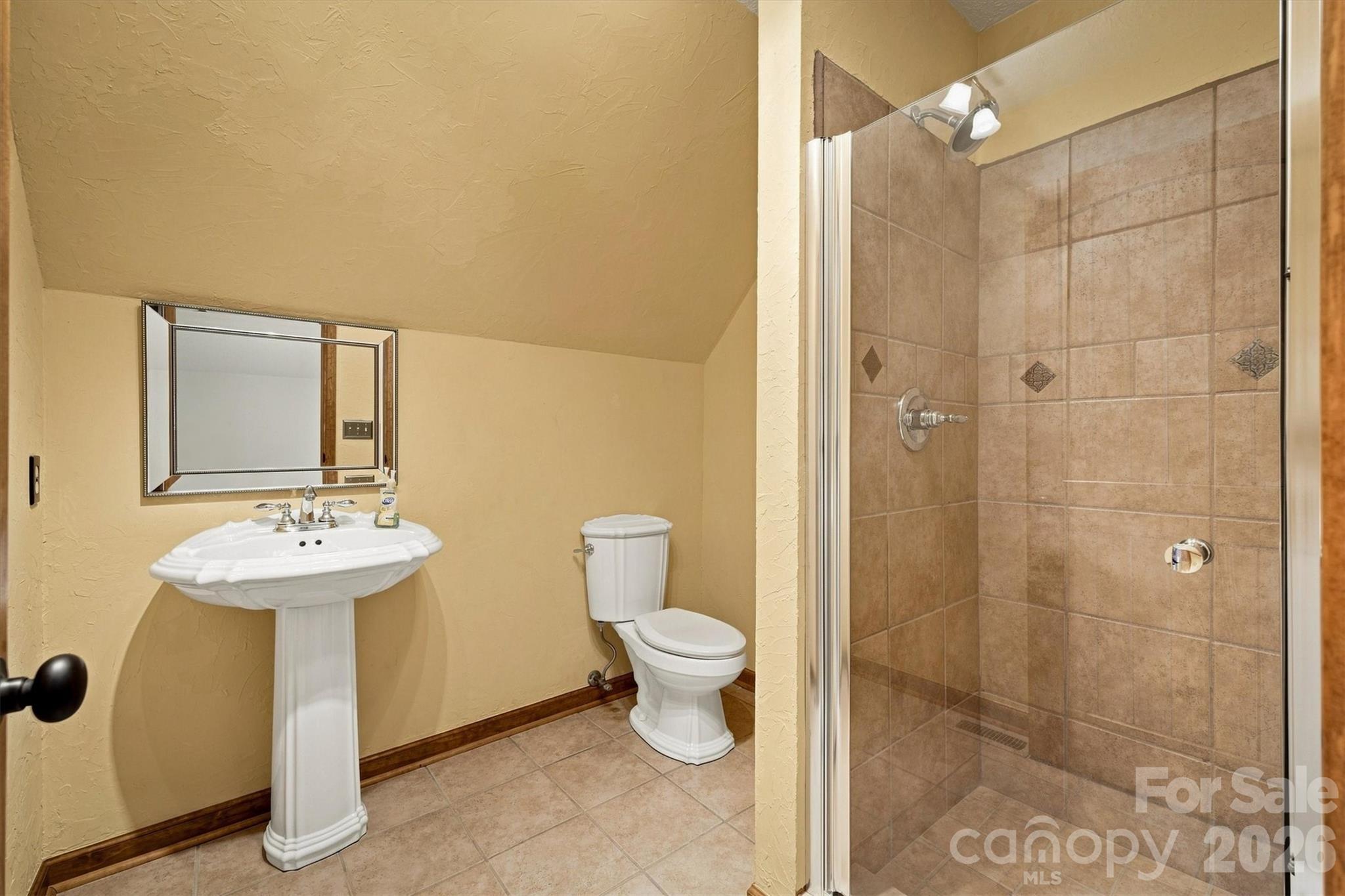 105 Shuffler Road — Morganton