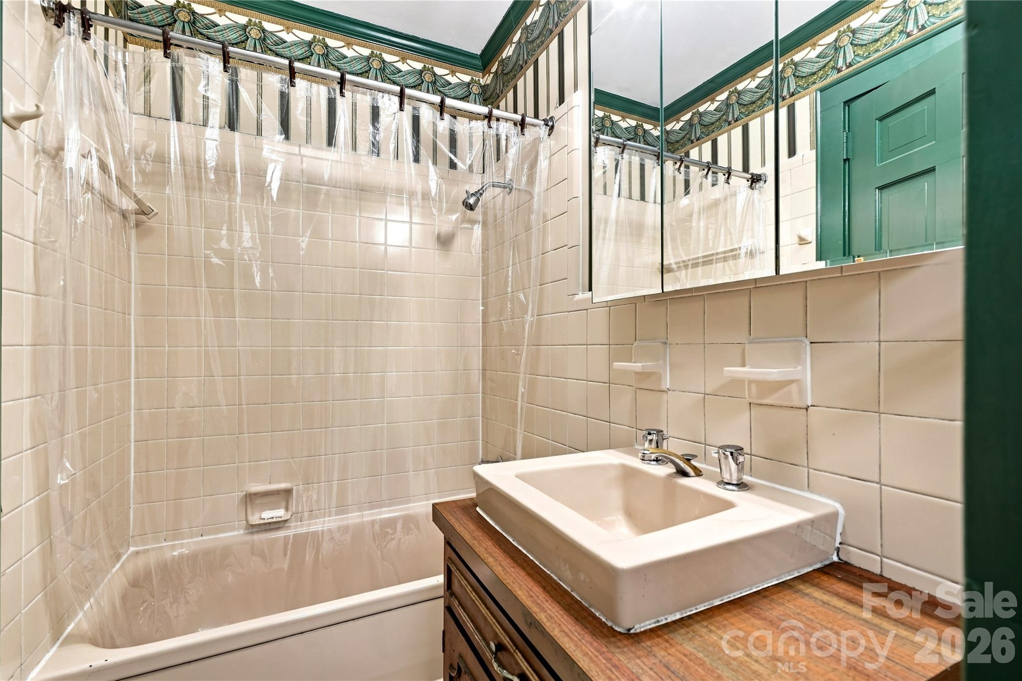 209 Labans Lane — Lincolnton