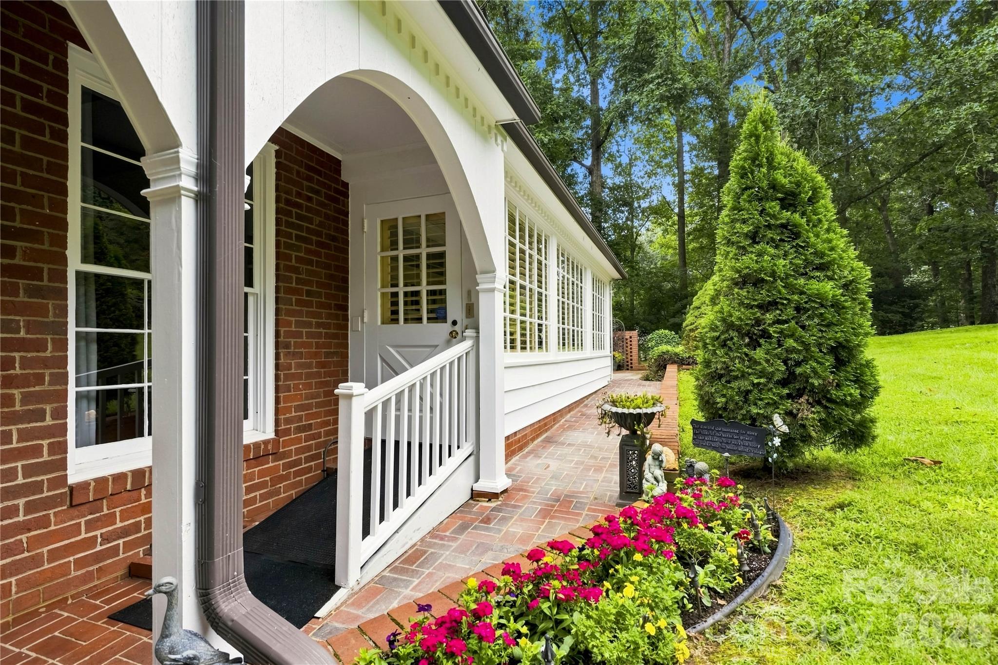 209 Labans Lane — Lincolnton