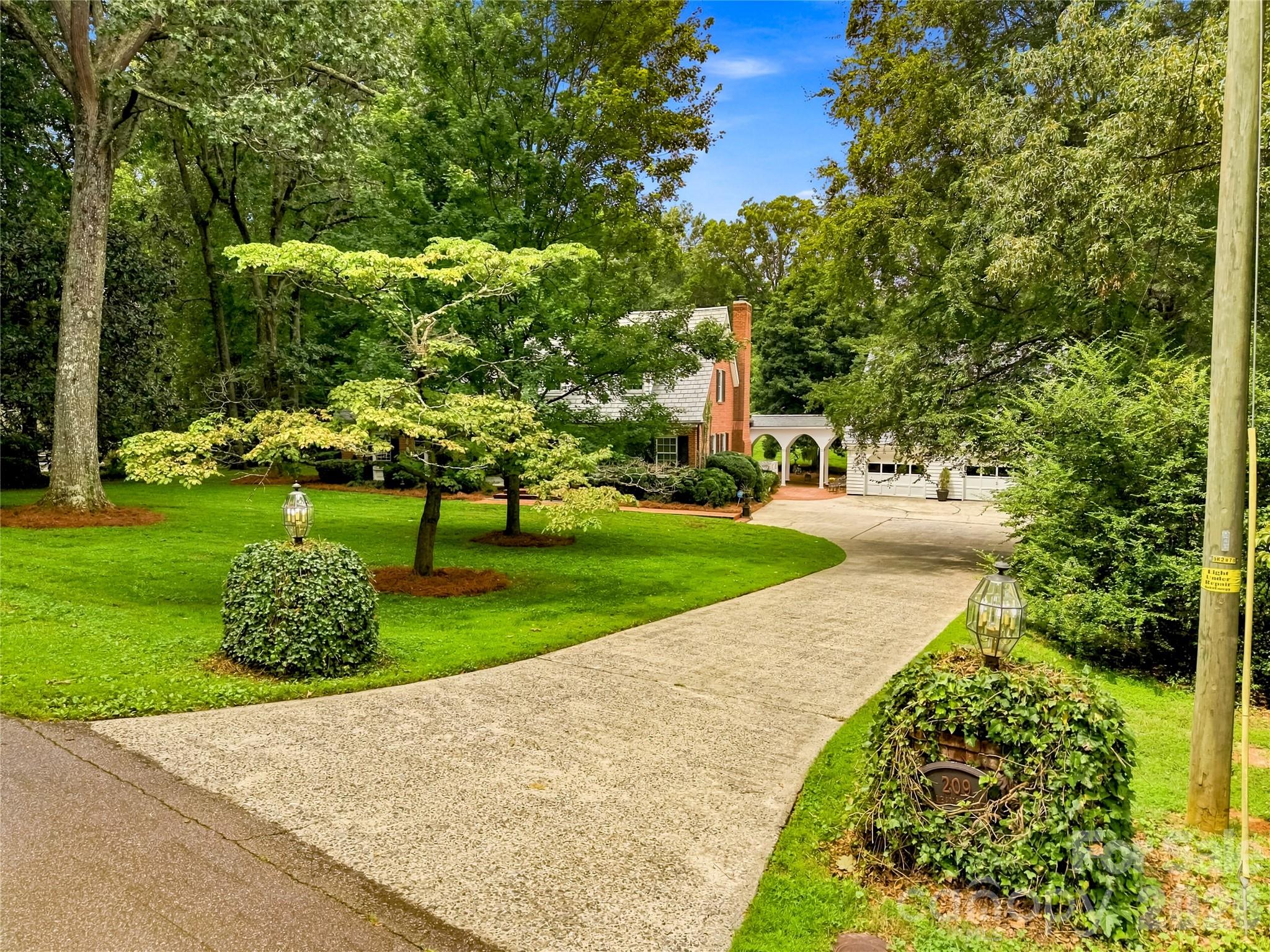 209 Labans Lane — Lincolnton