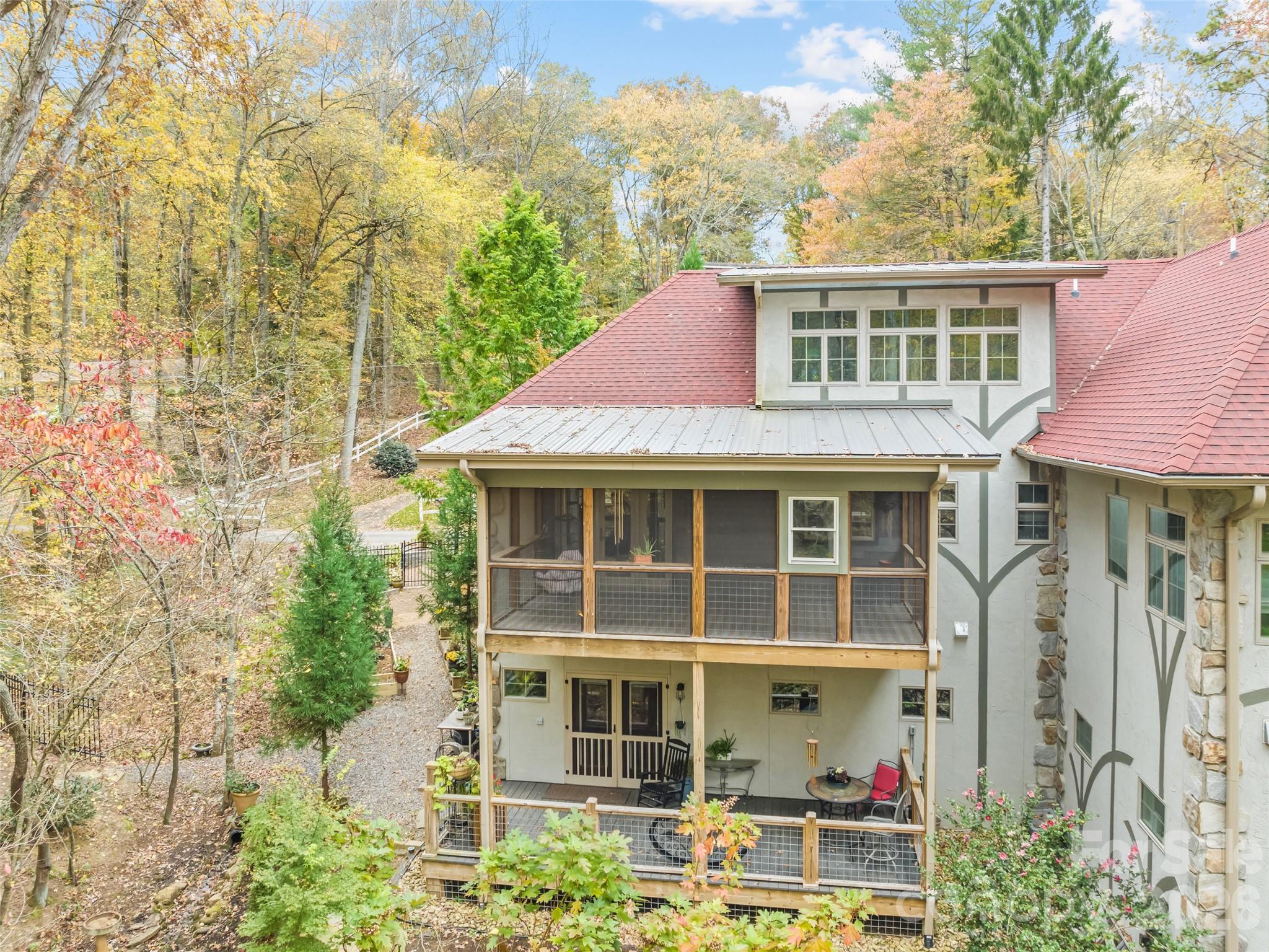 379 Holston Village Road — Waynesville