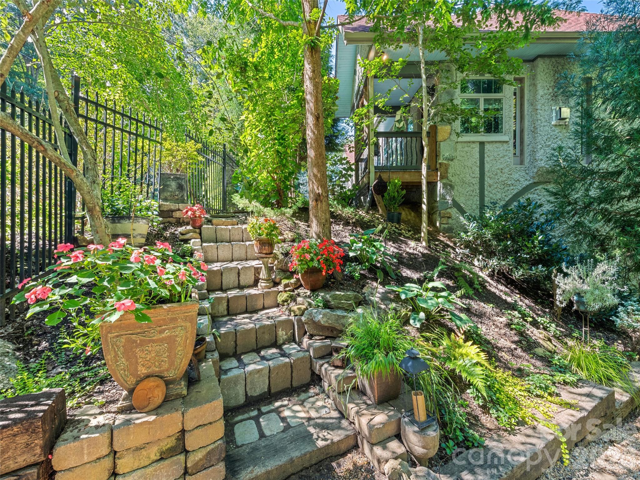 379 Holston Village Road — Waynesville