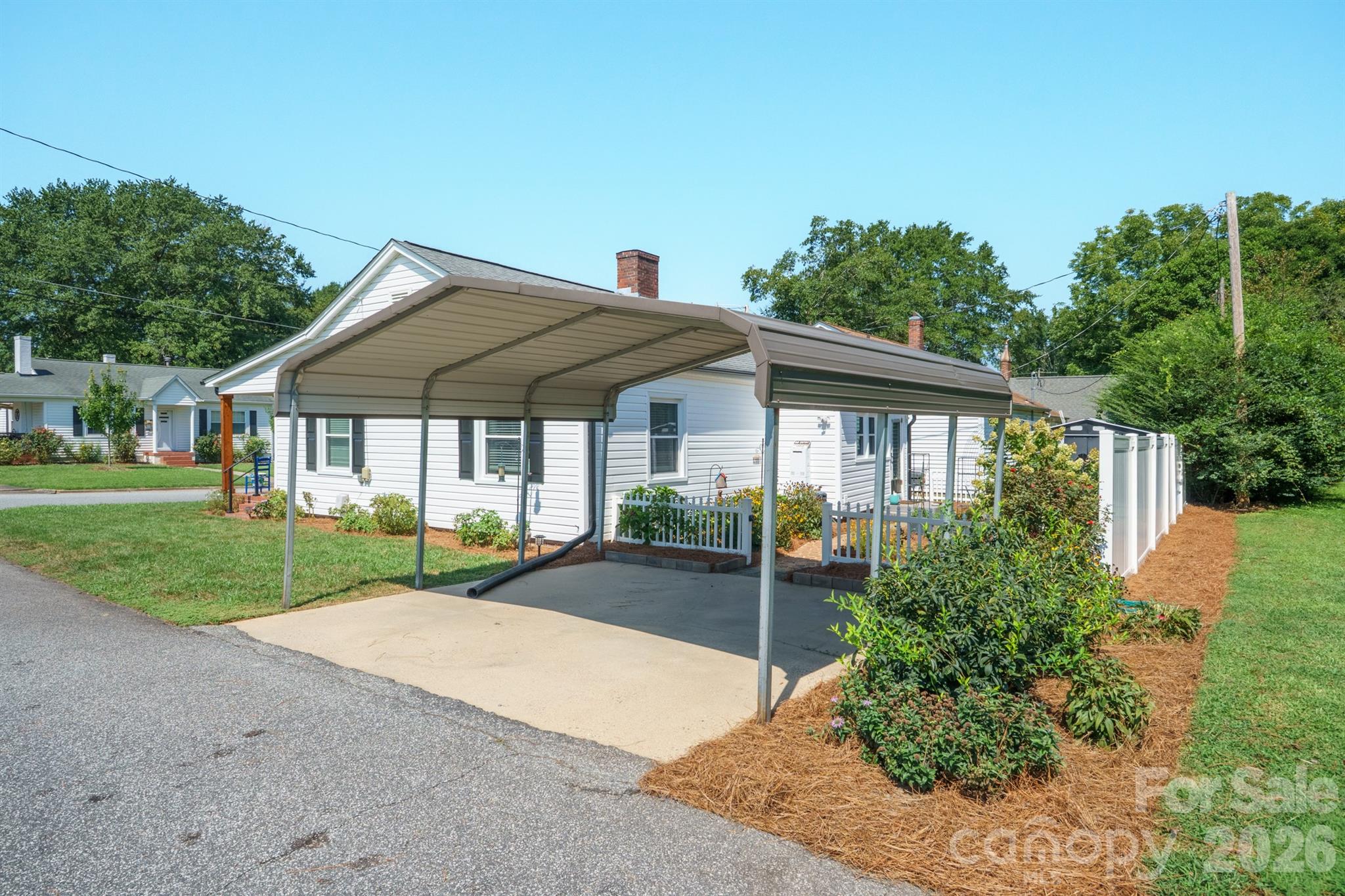 500 N Elm Street — Cherryville