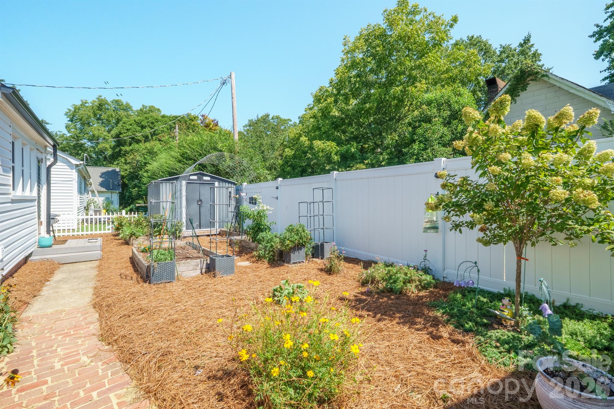 500 N Elm Street — Cherryville