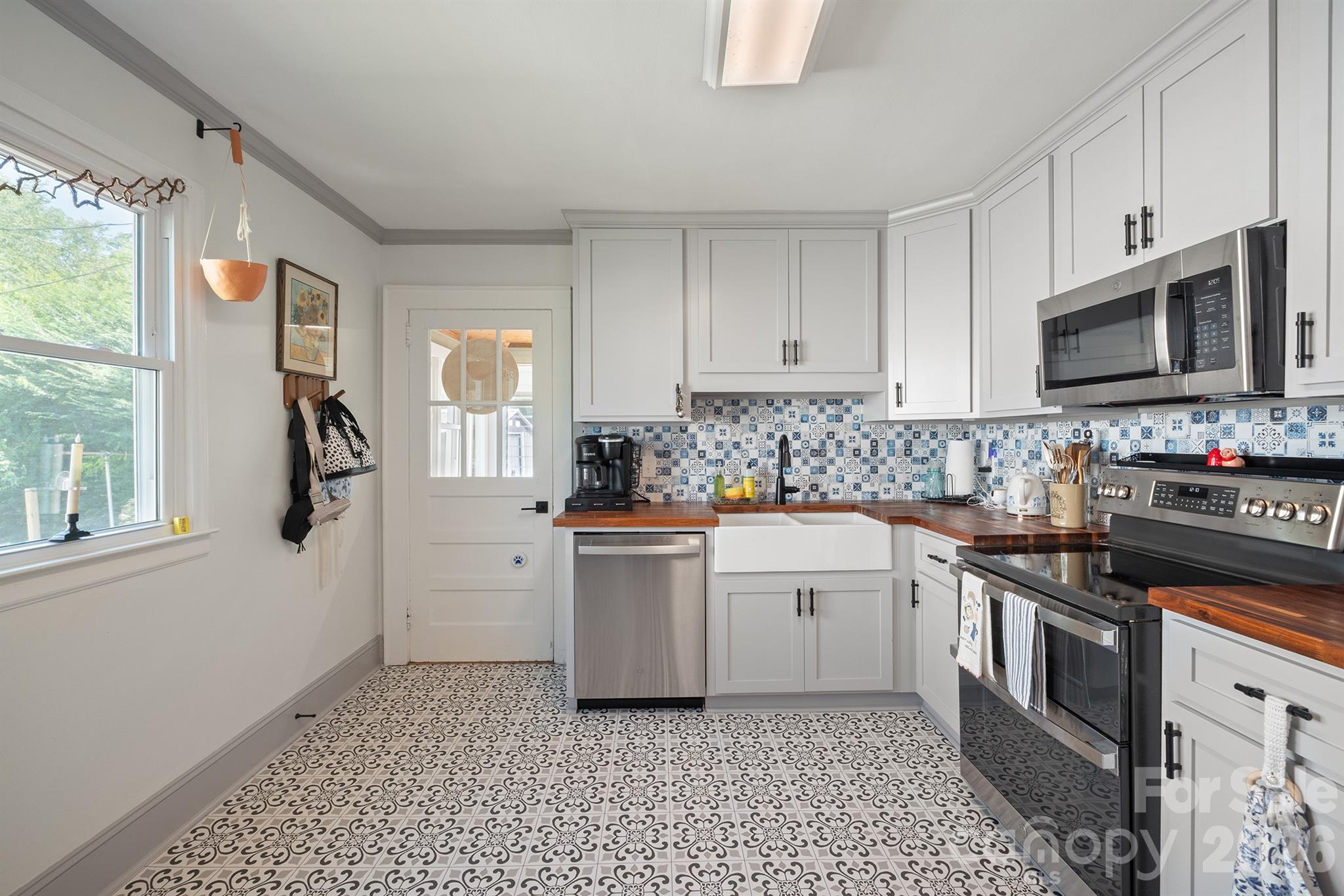 500 N Elm Street — Cherryville