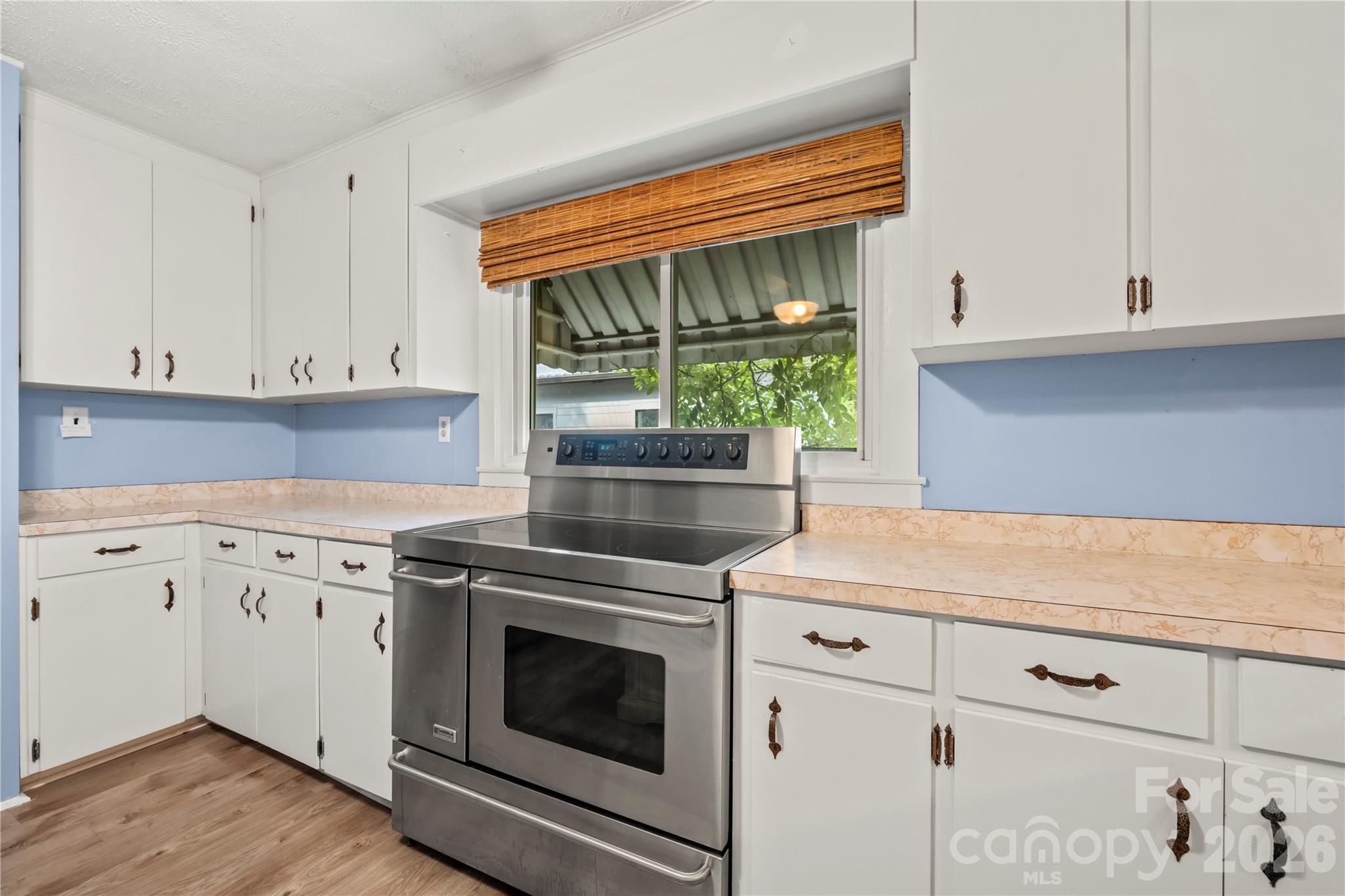 2 Bostic Place — Asheville