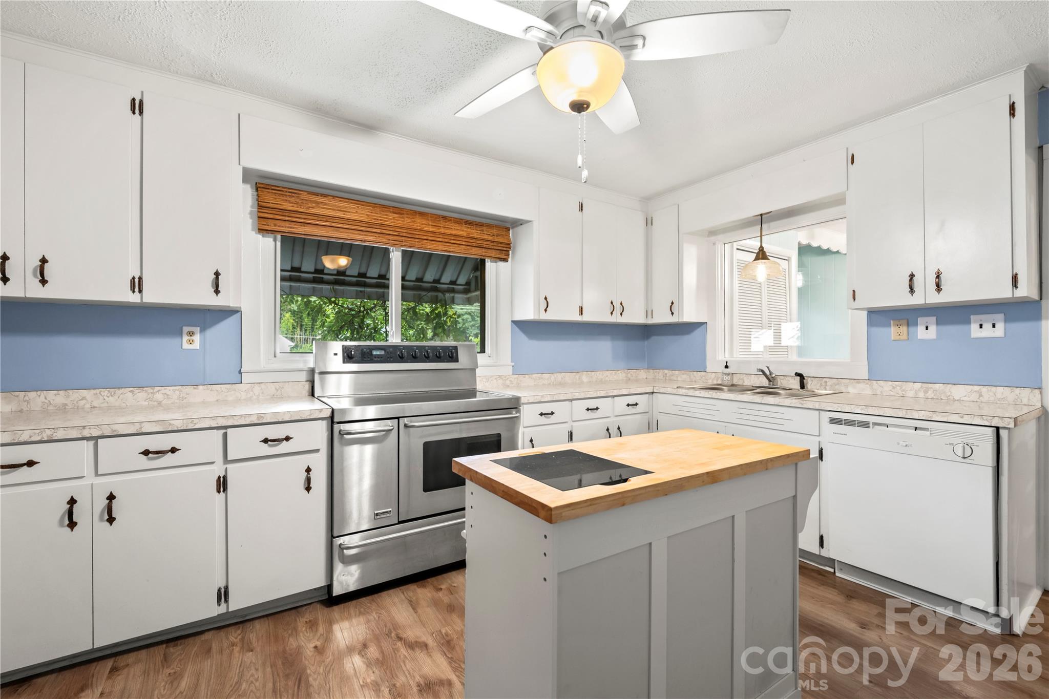 2 Bostic Place — Asheville