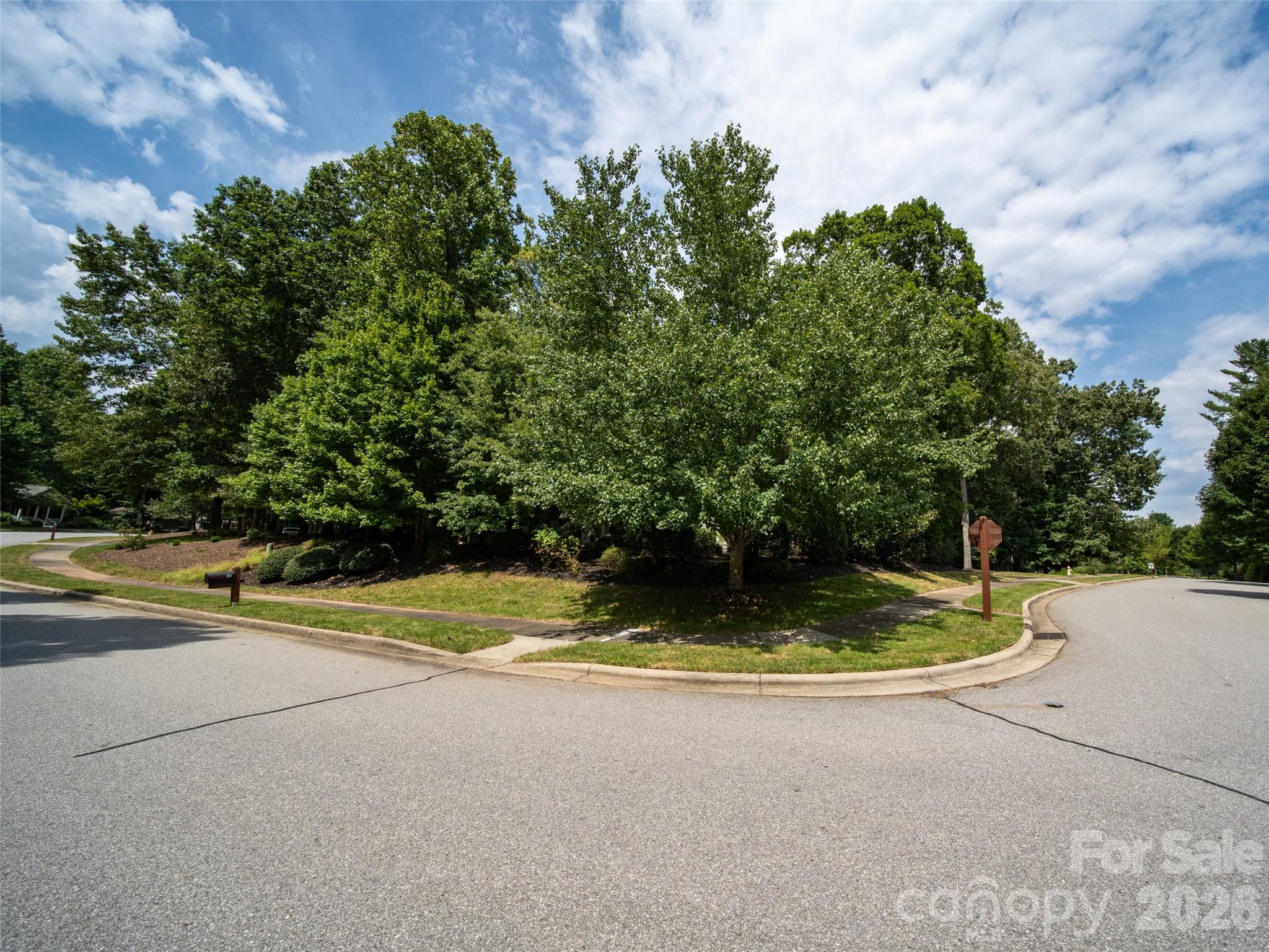 24 Greenwells Glory Drive — Biltmore Lake