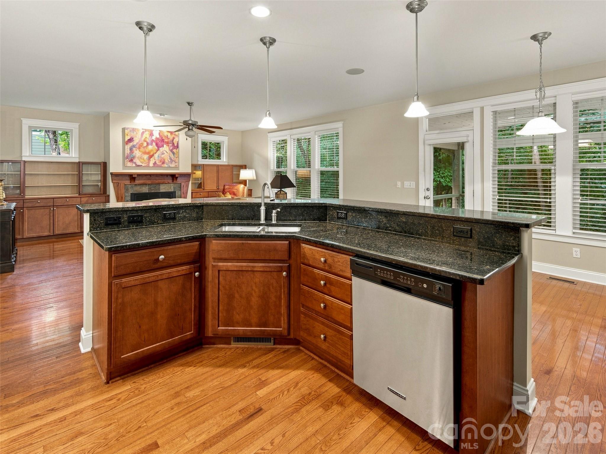 24 Greenwells Glory Drive — Biltmore Lake