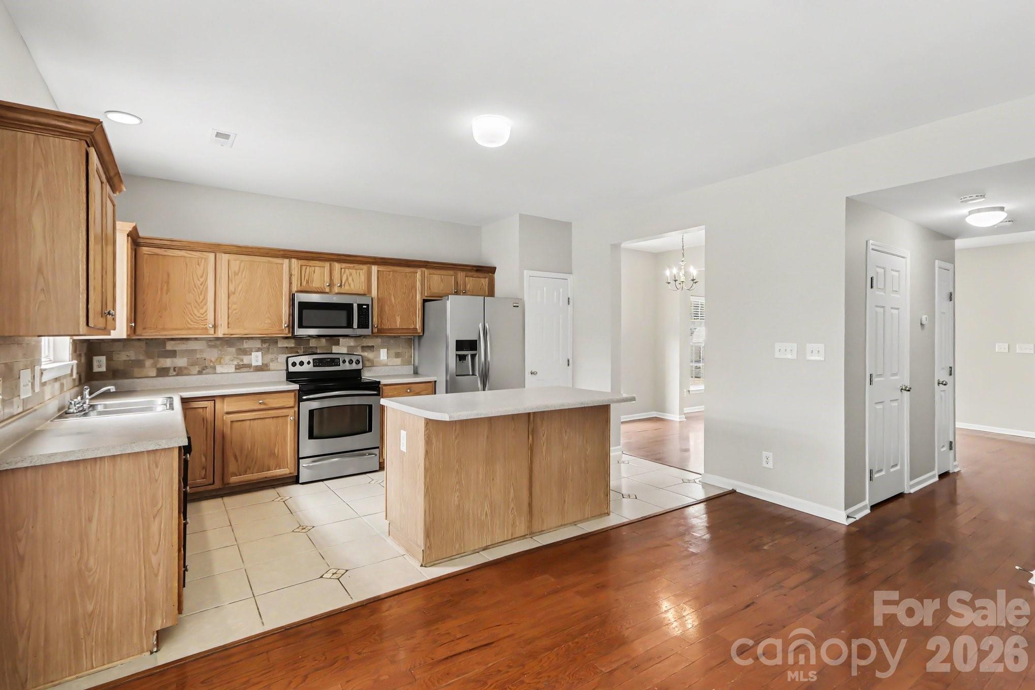 4960 Sunburst Lane — Charlotte