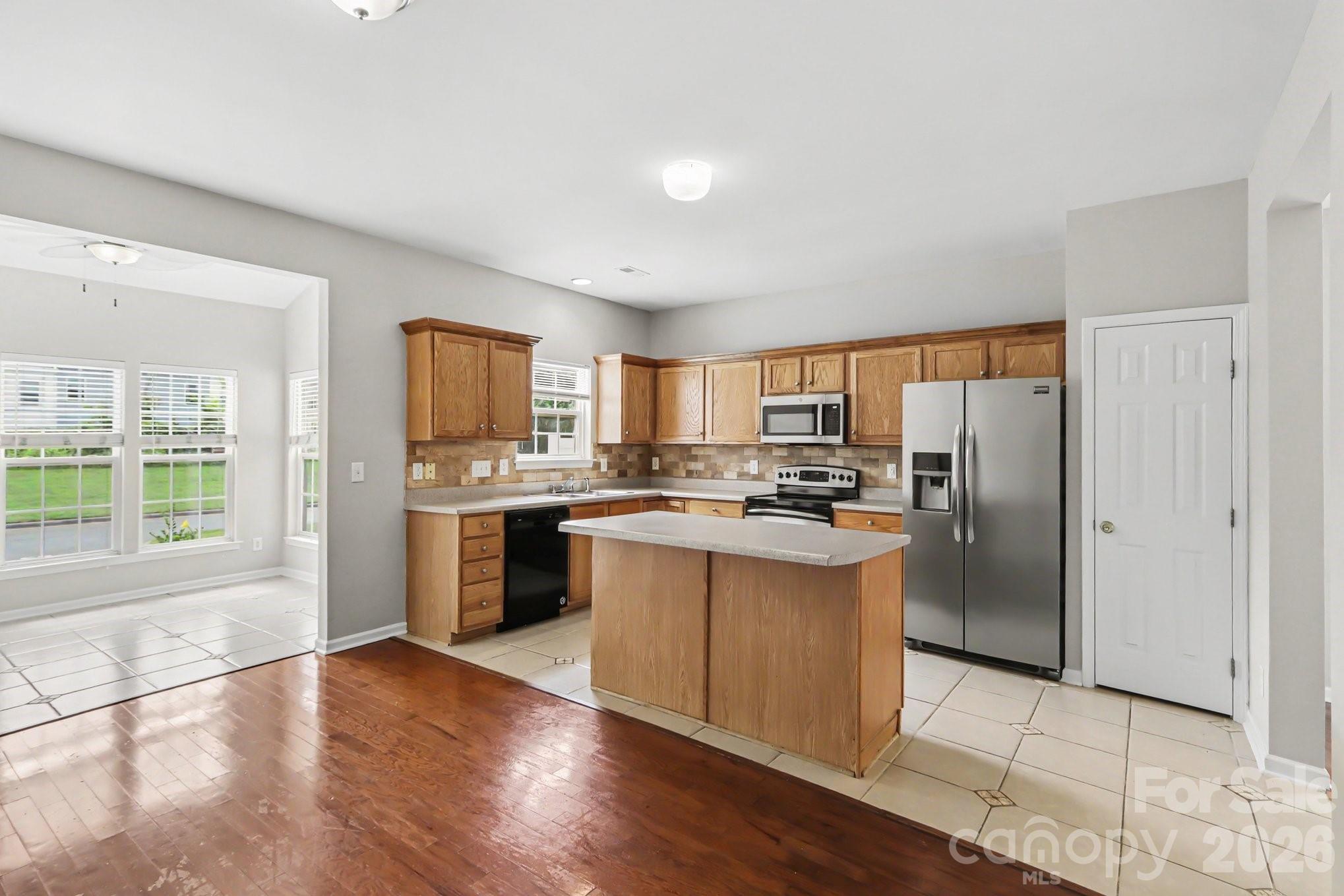 4960 Sunburst Lane — Charlotte