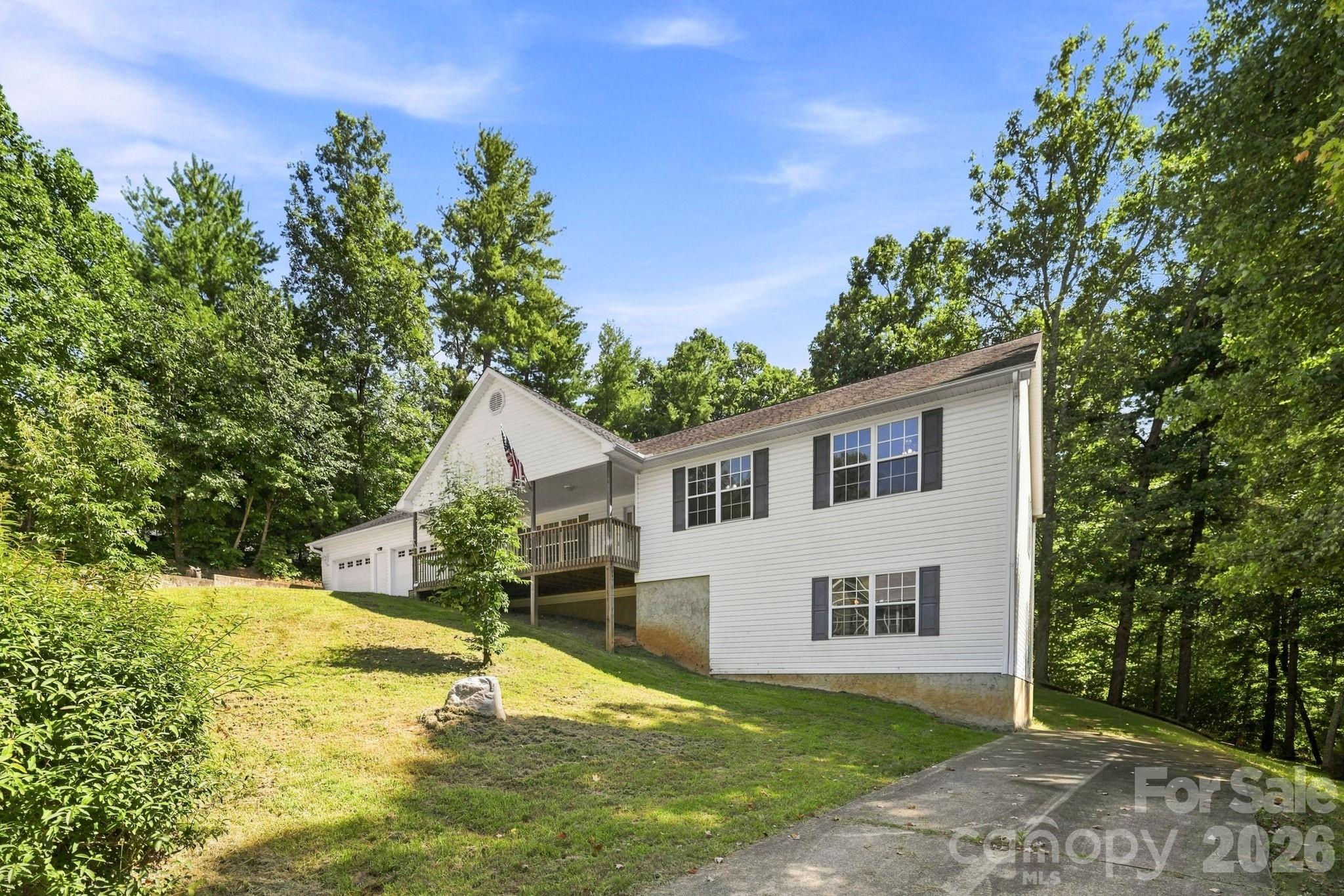 62 Chickwood Trail — Weaverville