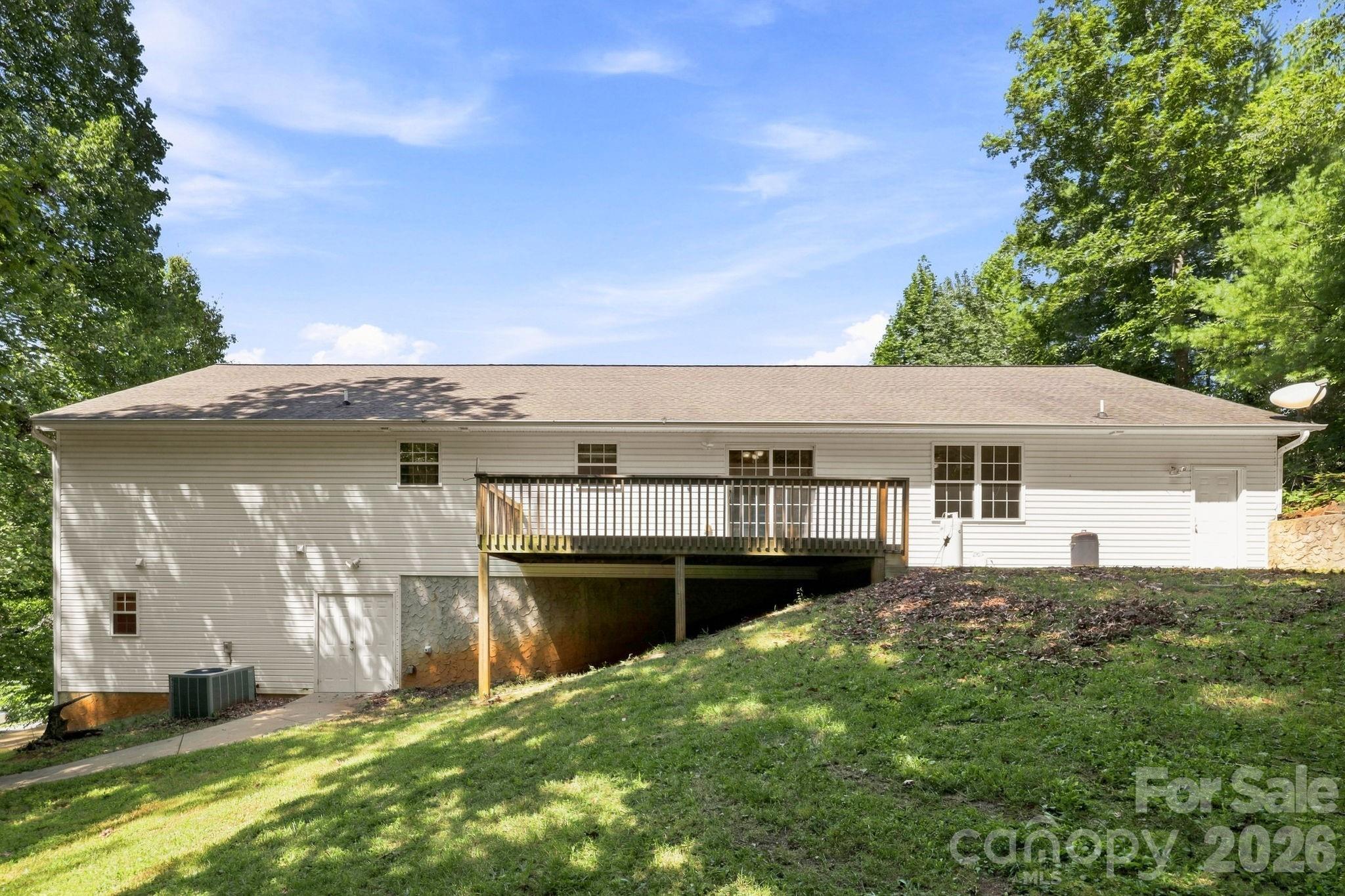 62 Chickwood Trail — Weaverville
