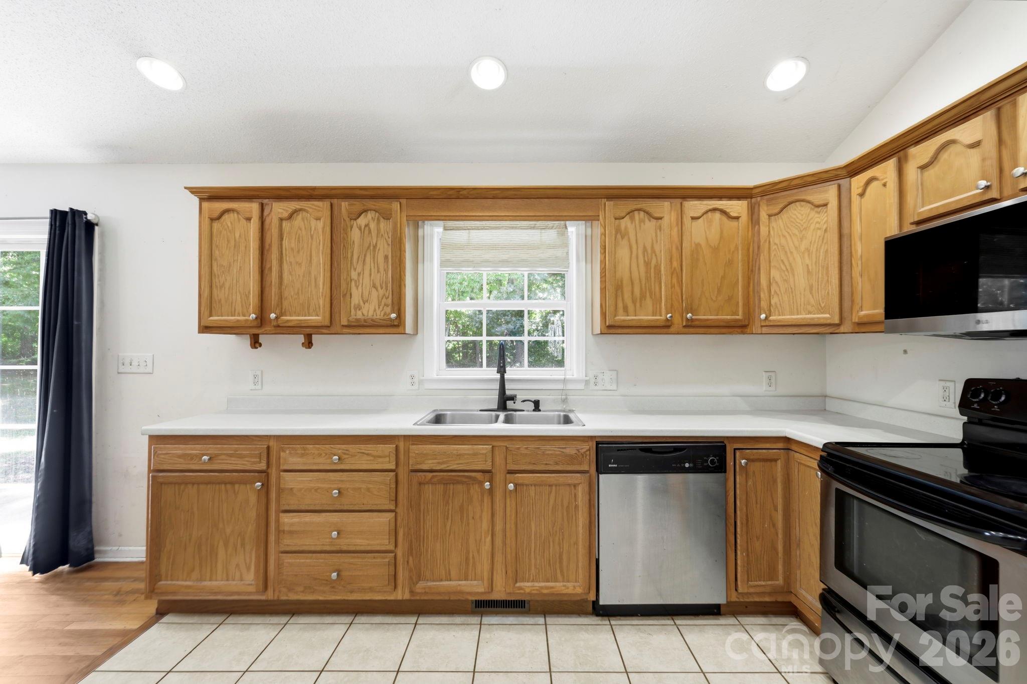 62 Chickwood Trail — Weaverville