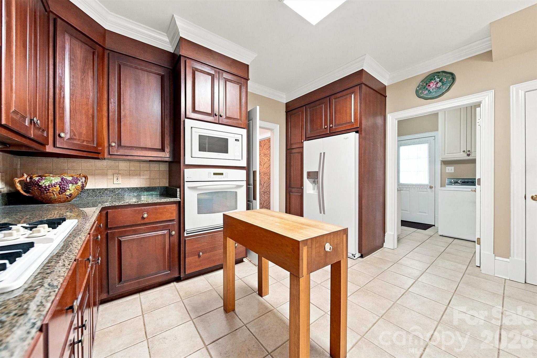 1515 8th Street NW — Hickory