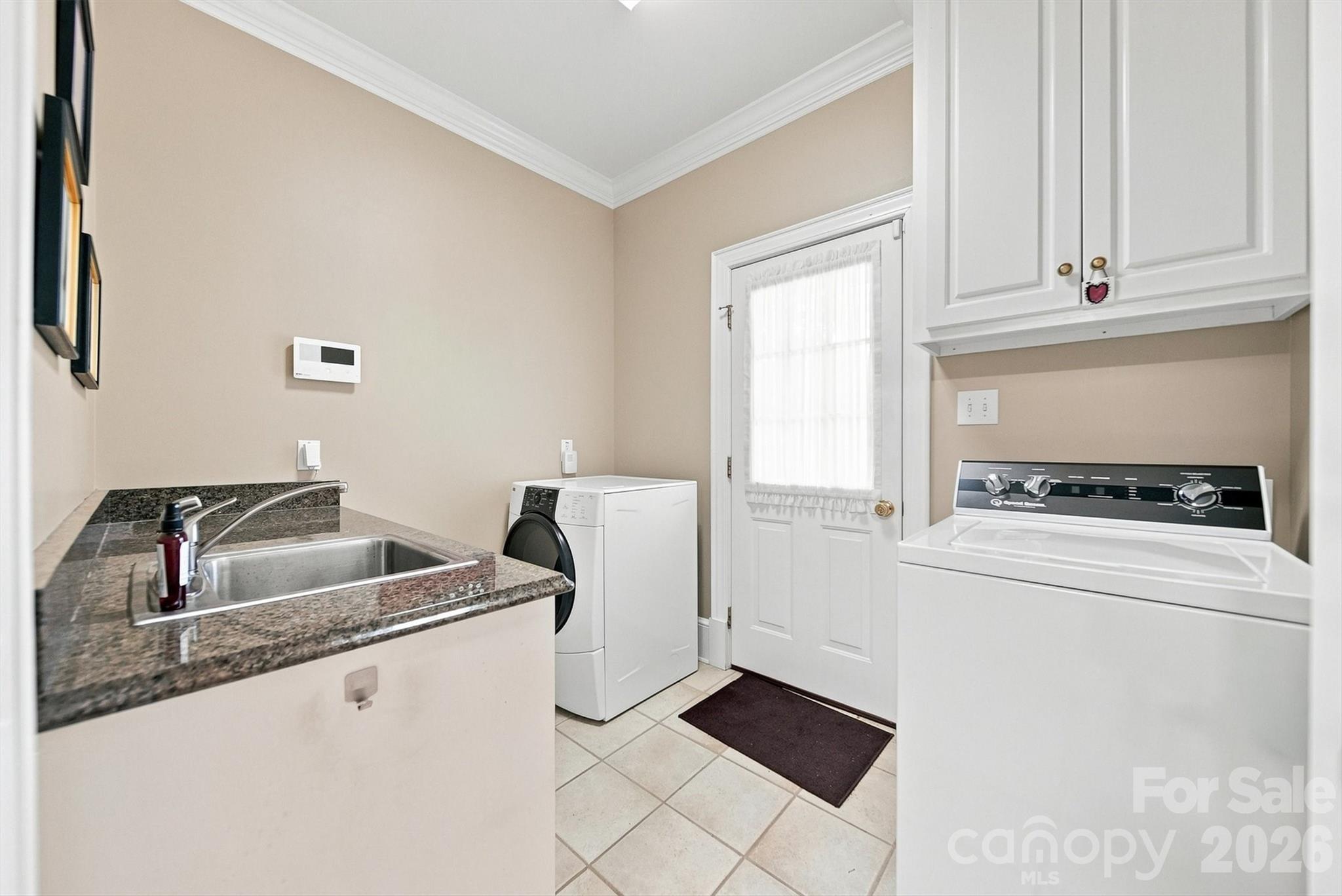 1515 8th Street NW — Hickory