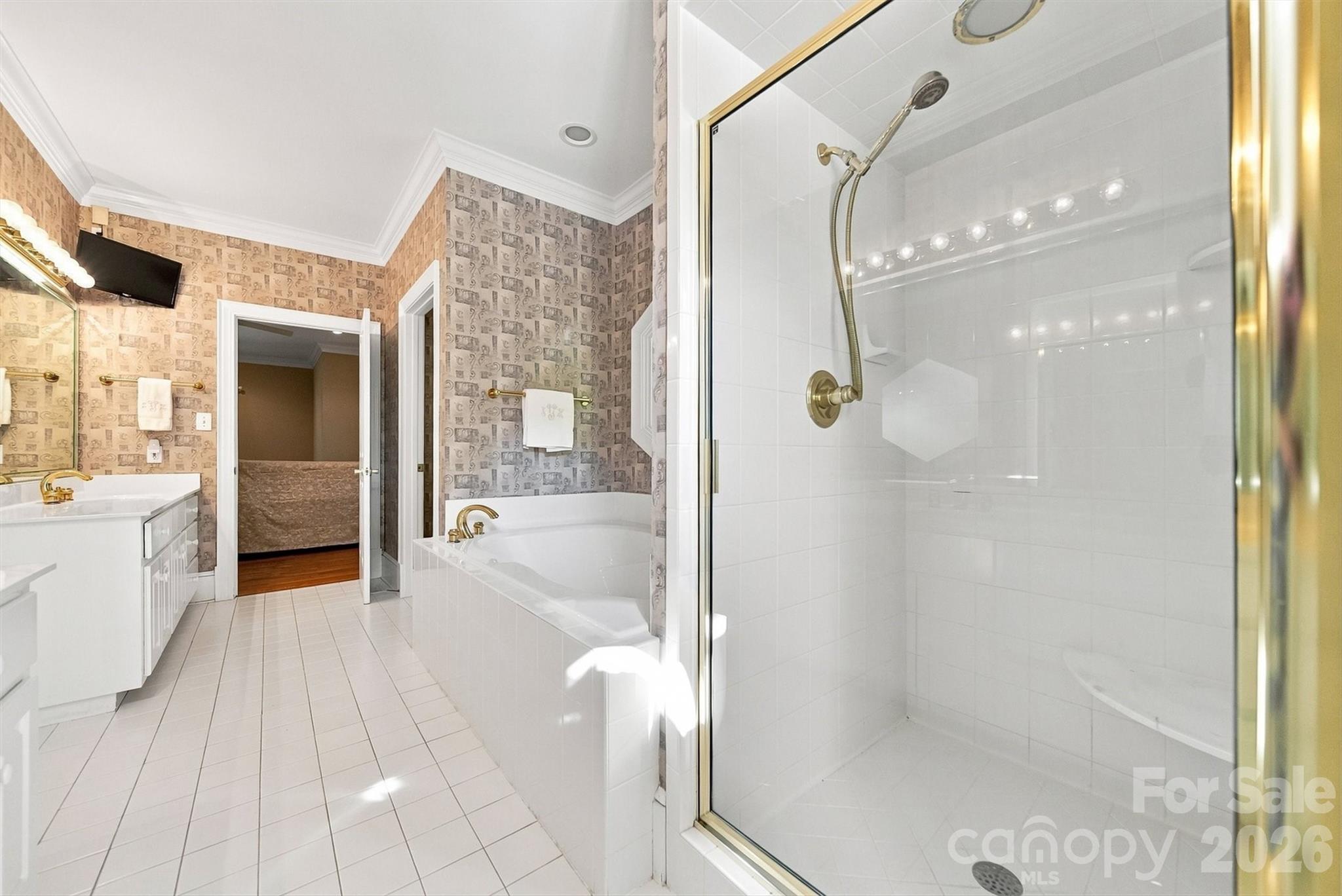 1515 8th Street NW — Hickory