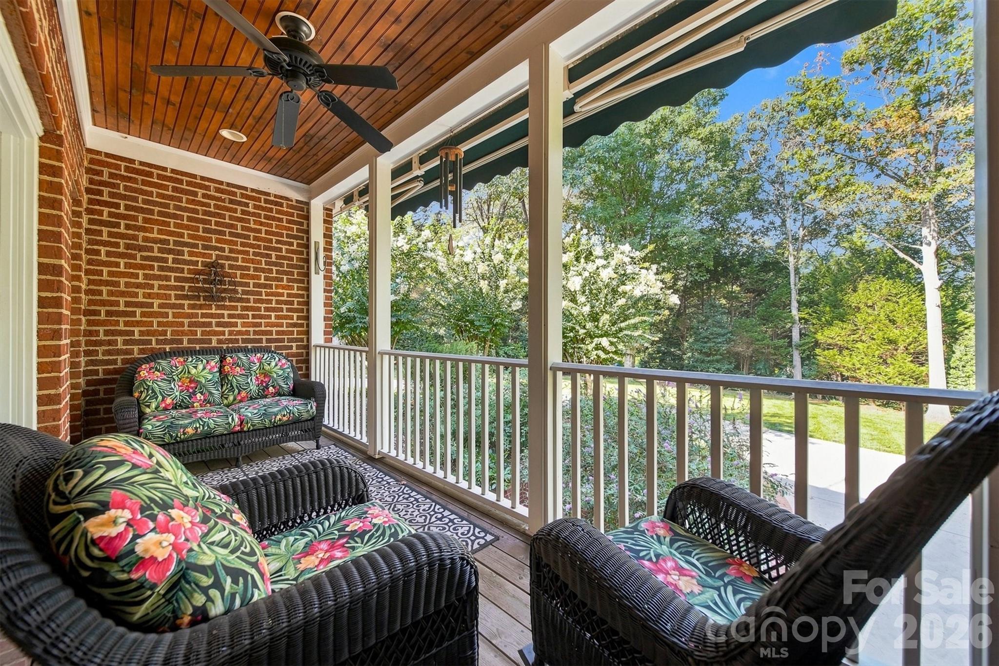 1515 8th Street NW — Hickory