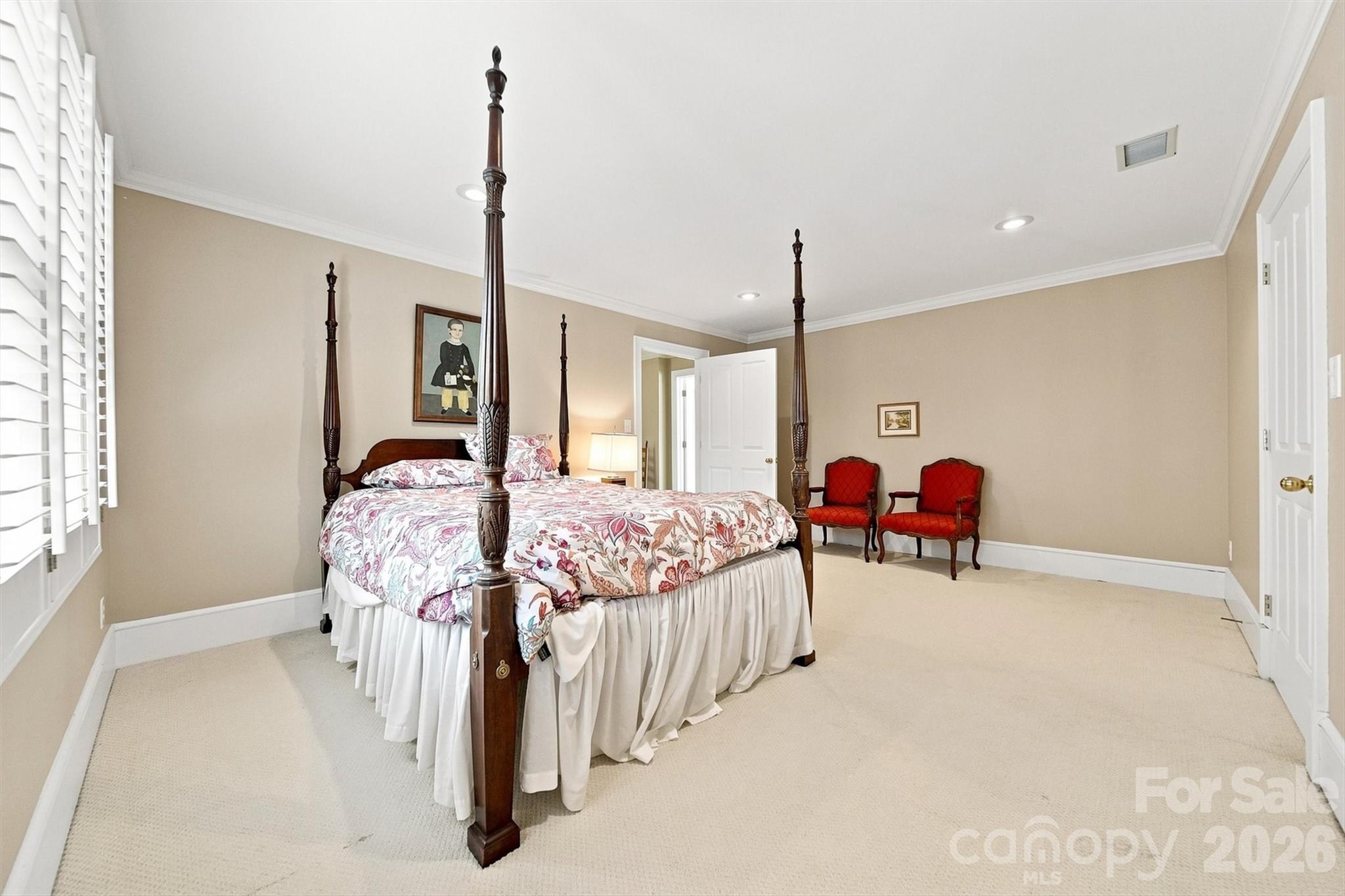 1515 8th Street NW — Hickory