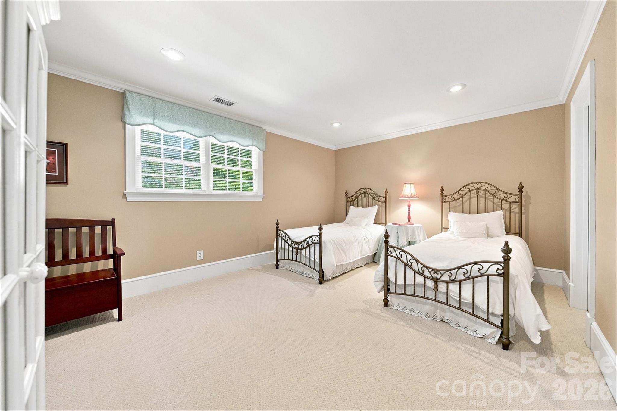 1515 8th Street NW — Hickory