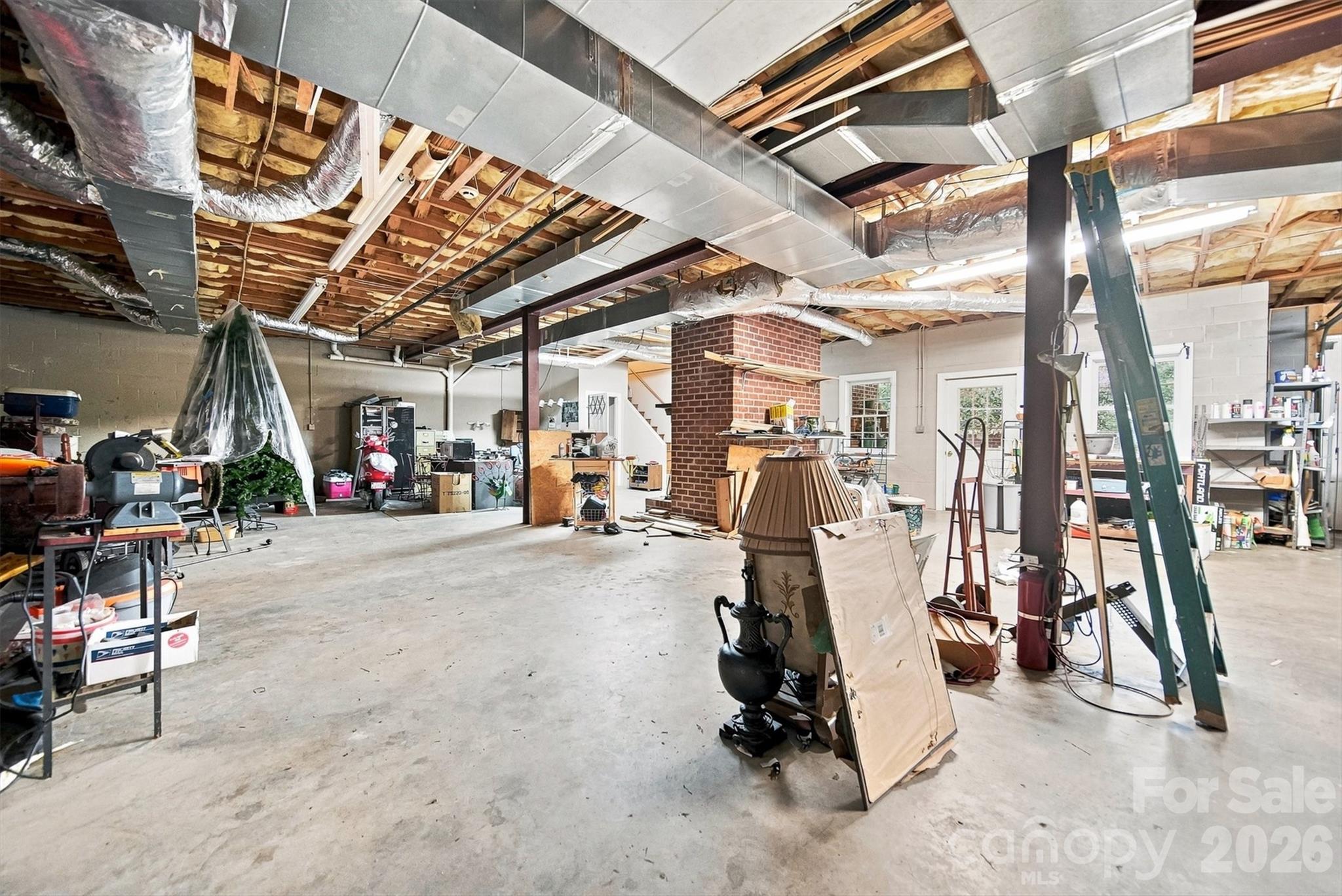 1515 8th Street NW — Hickory