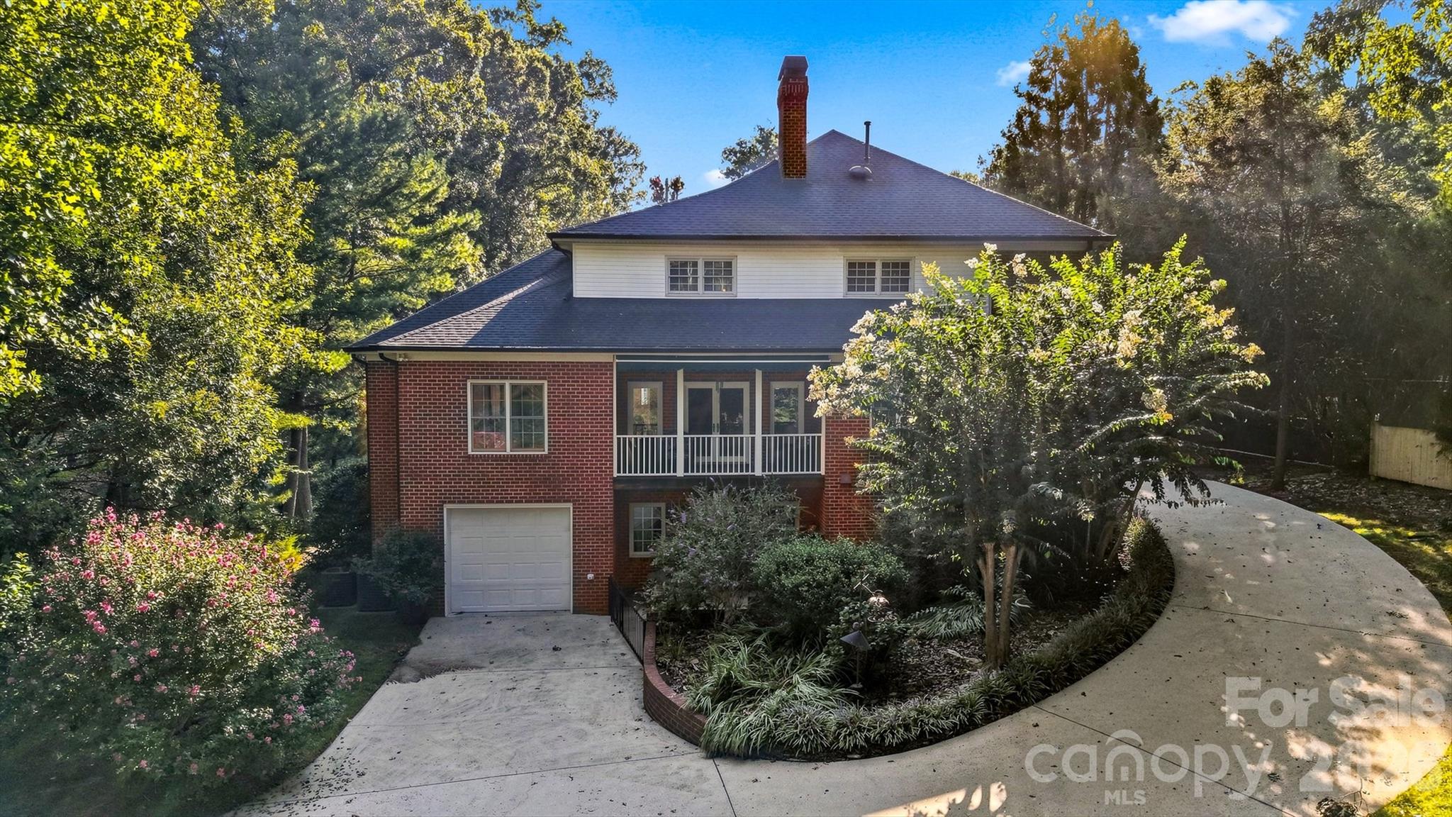 1515 8th Street NW — Hickory