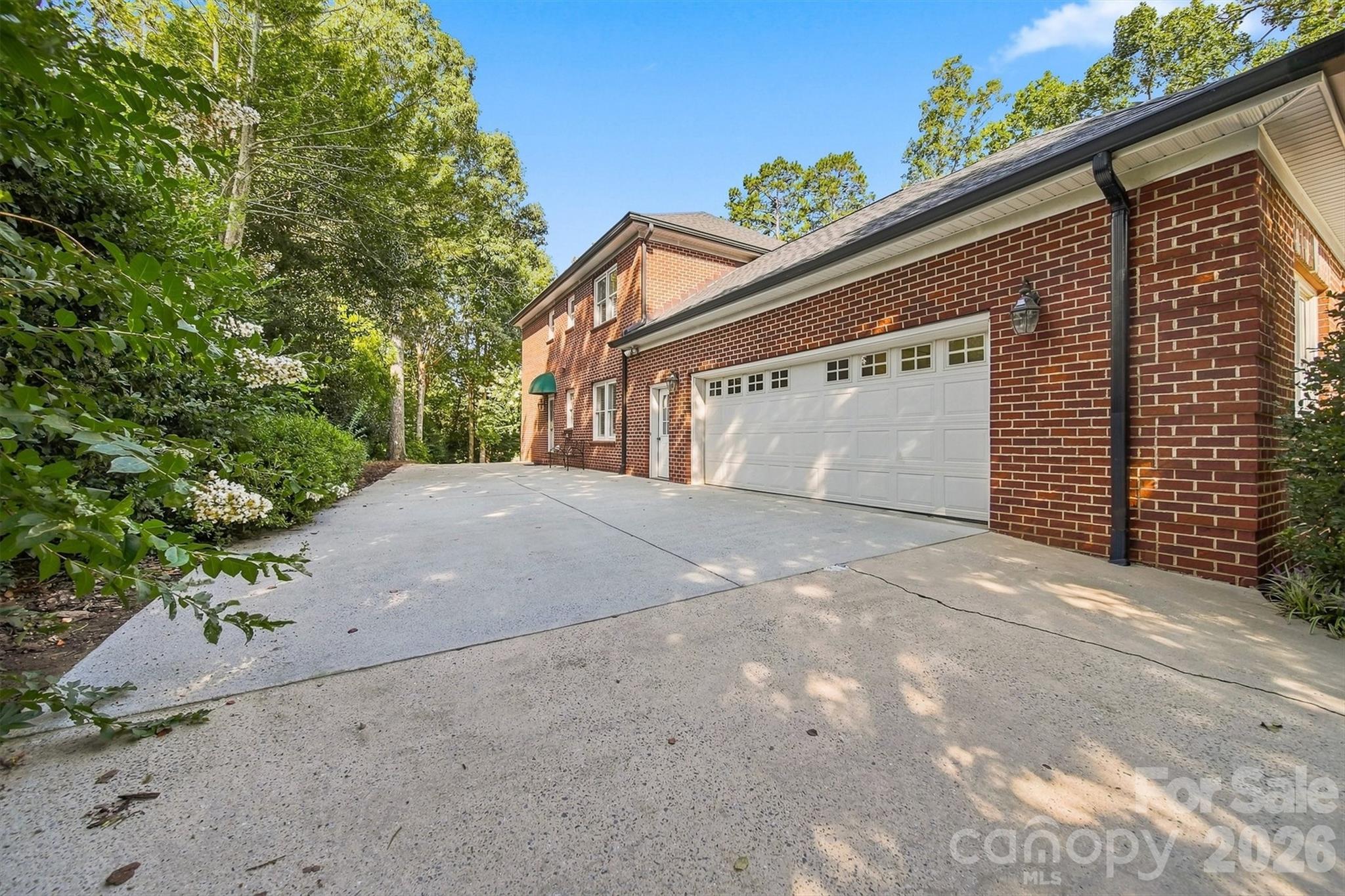 1515 8th Street NW — Hickory