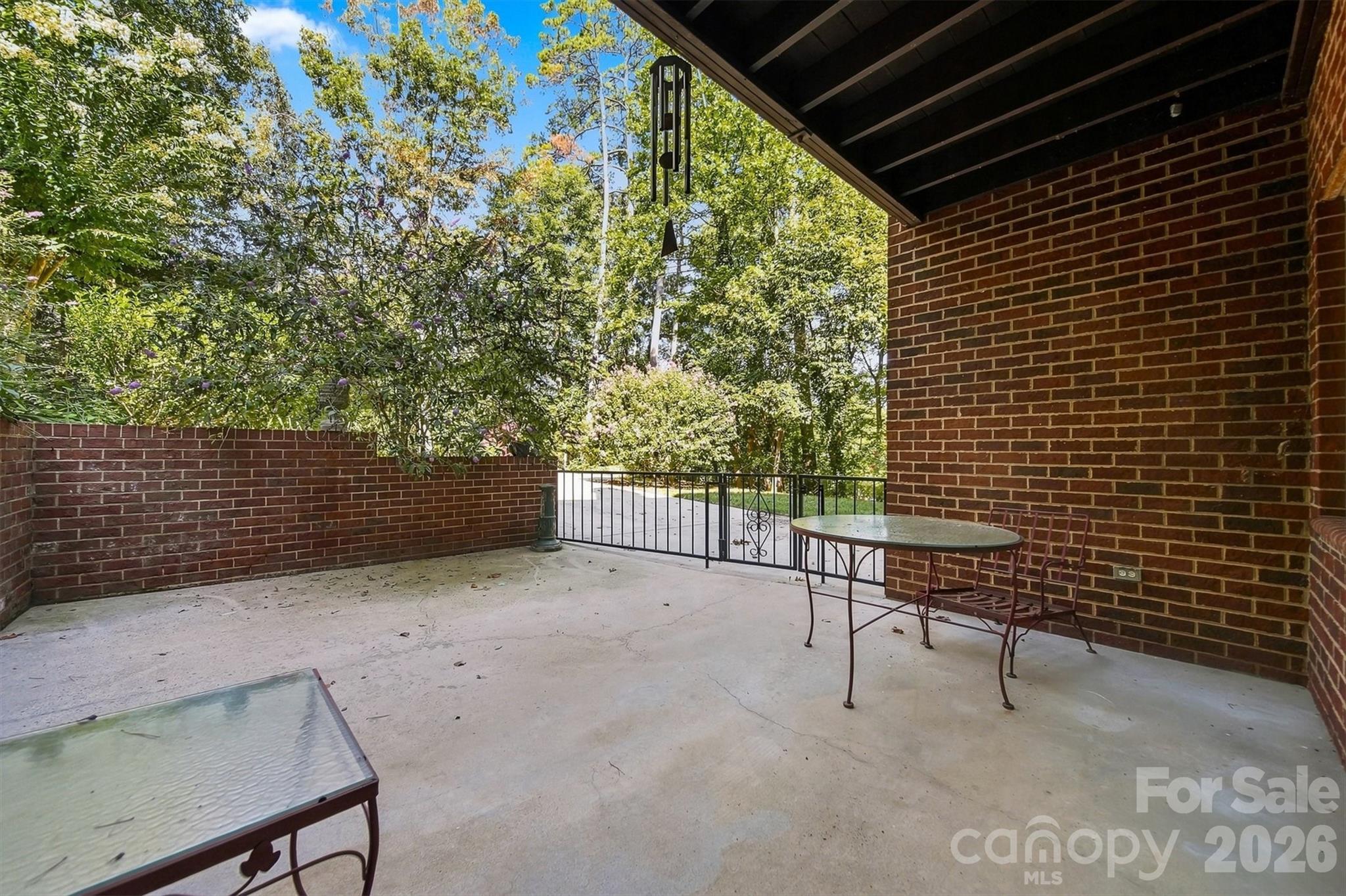 1515 8th Street NW — Hickory