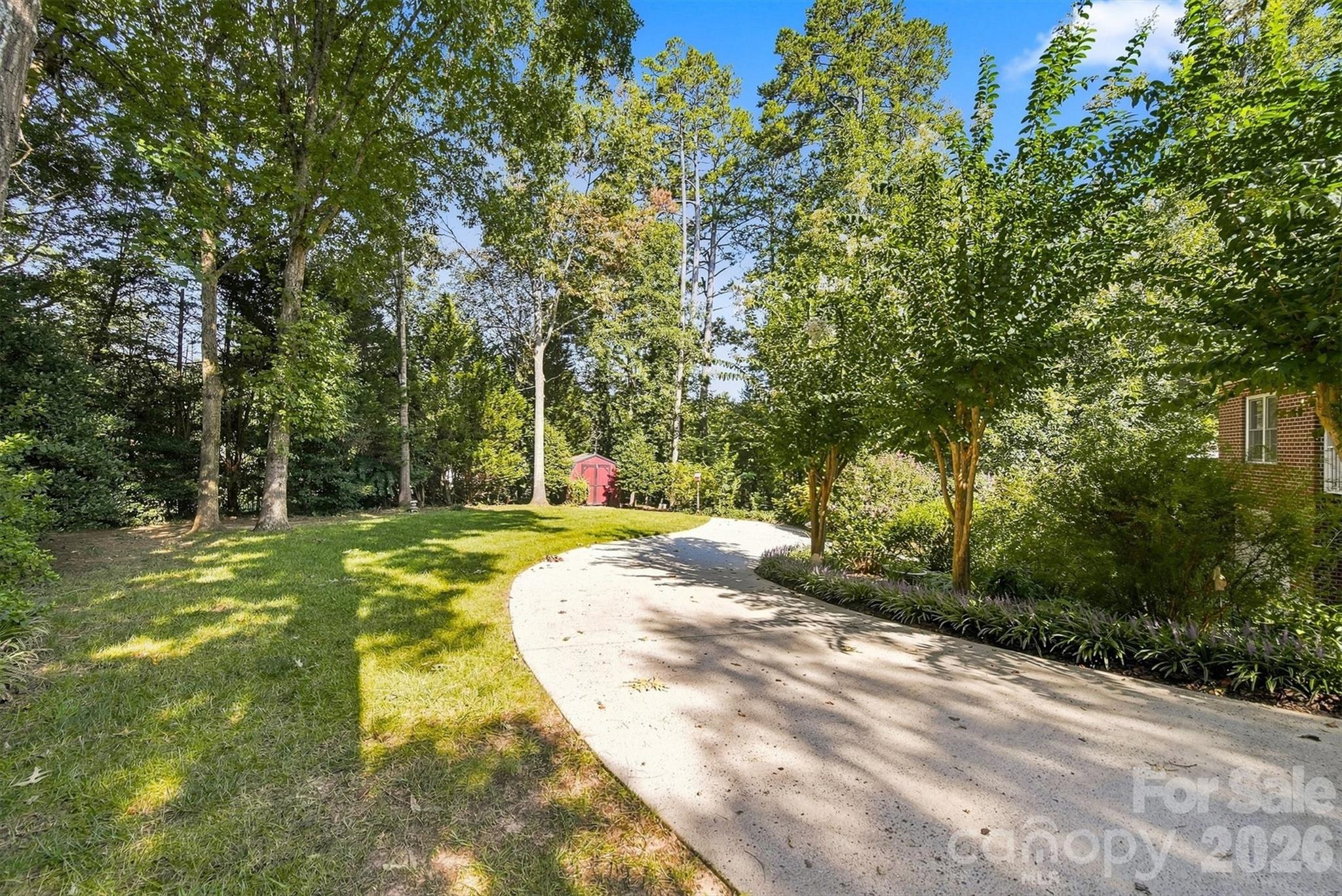 1515 8th Street NW — Hickory