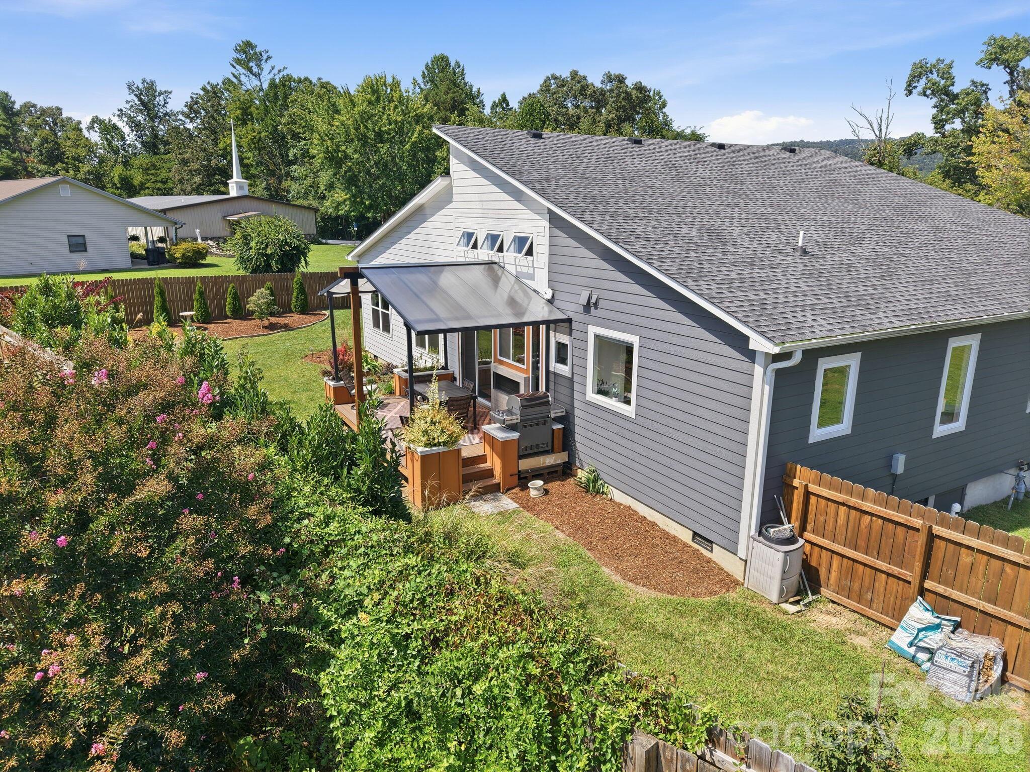 112 Upper Grove Lane — Weaverville