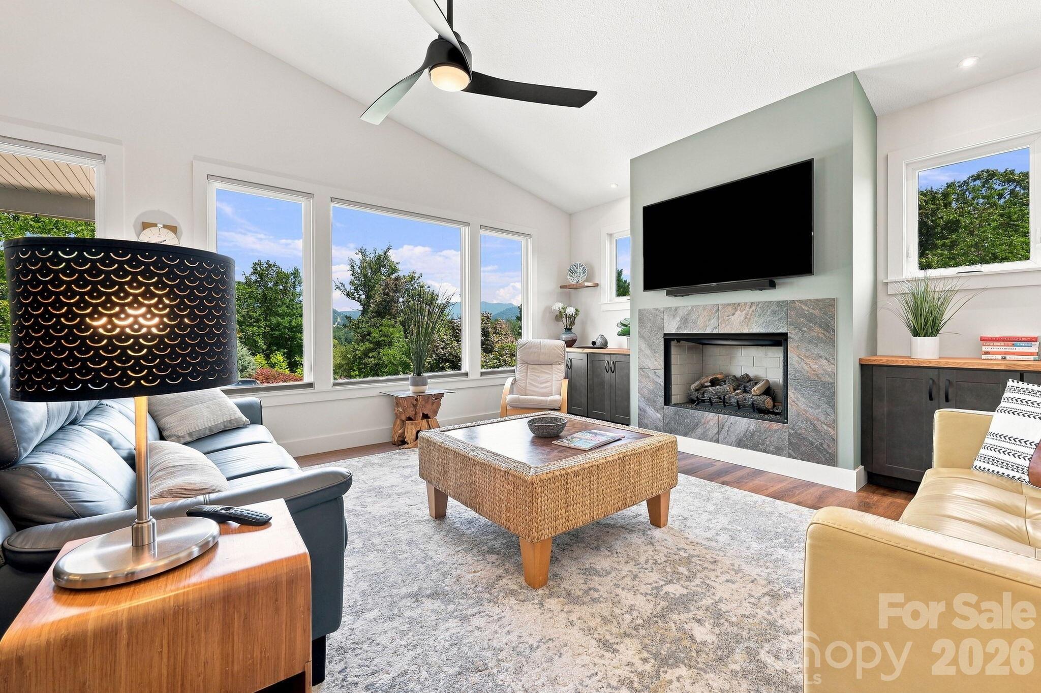 112 Upper Grove Lane — Weaverville