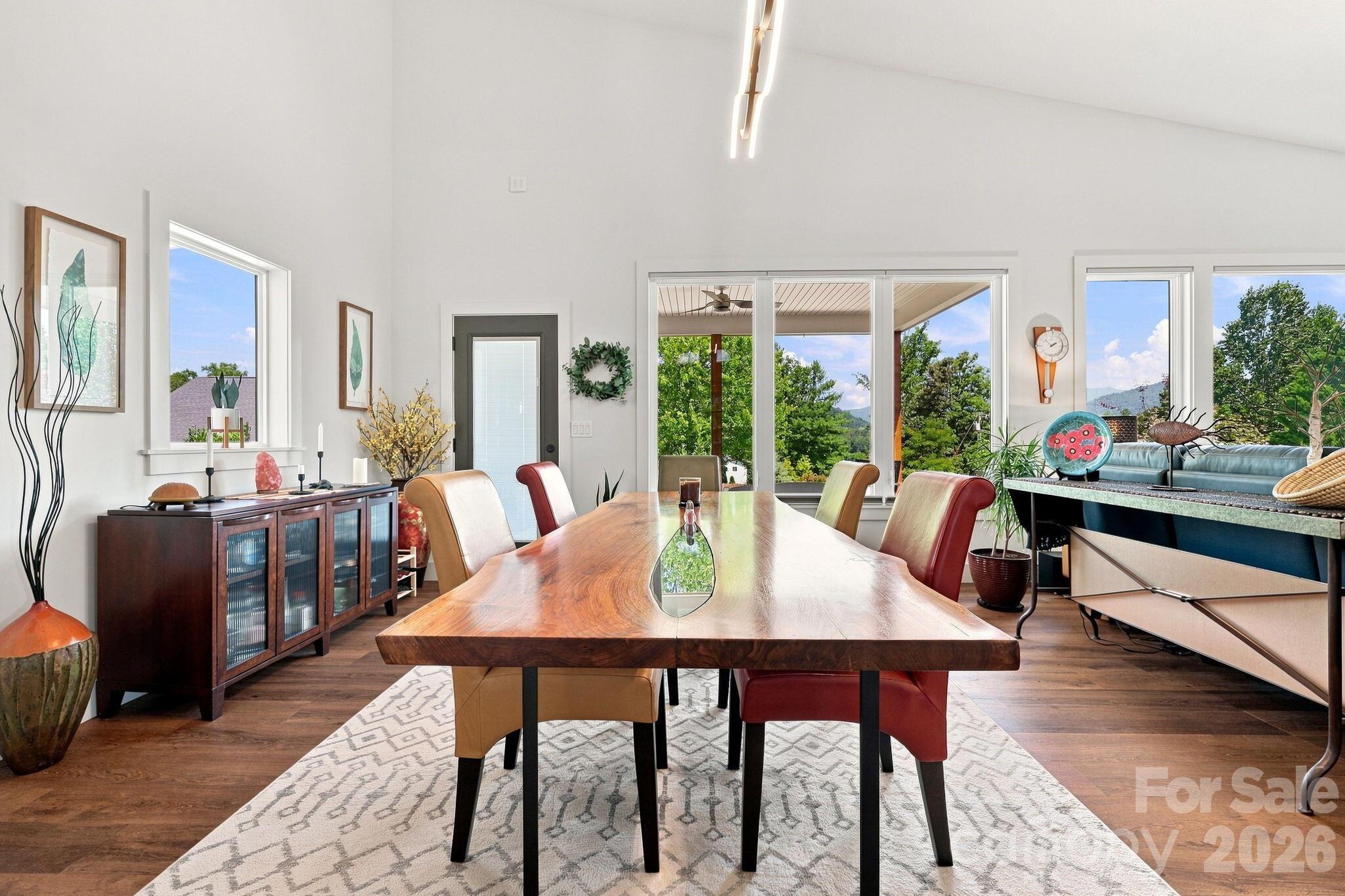 112 Upper Grove Lane — Weaverville