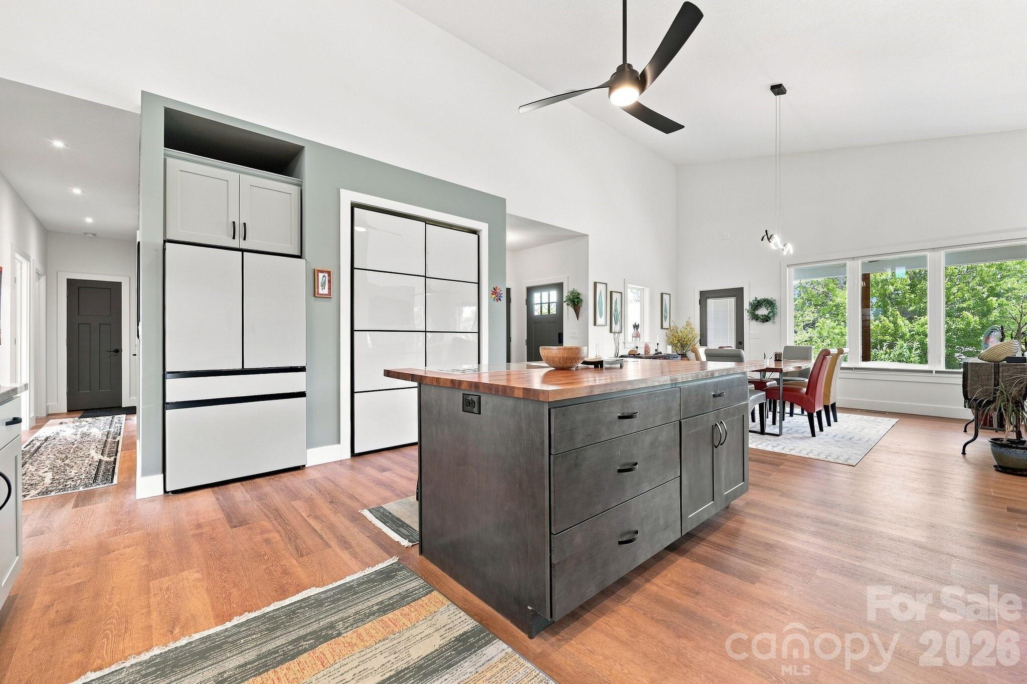 112 Upper Grove Lane — Weaverville