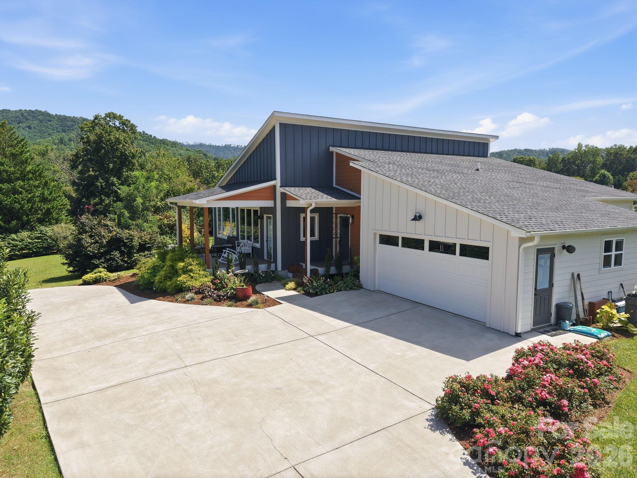 112 Upper Grove Lane — Weaverville
