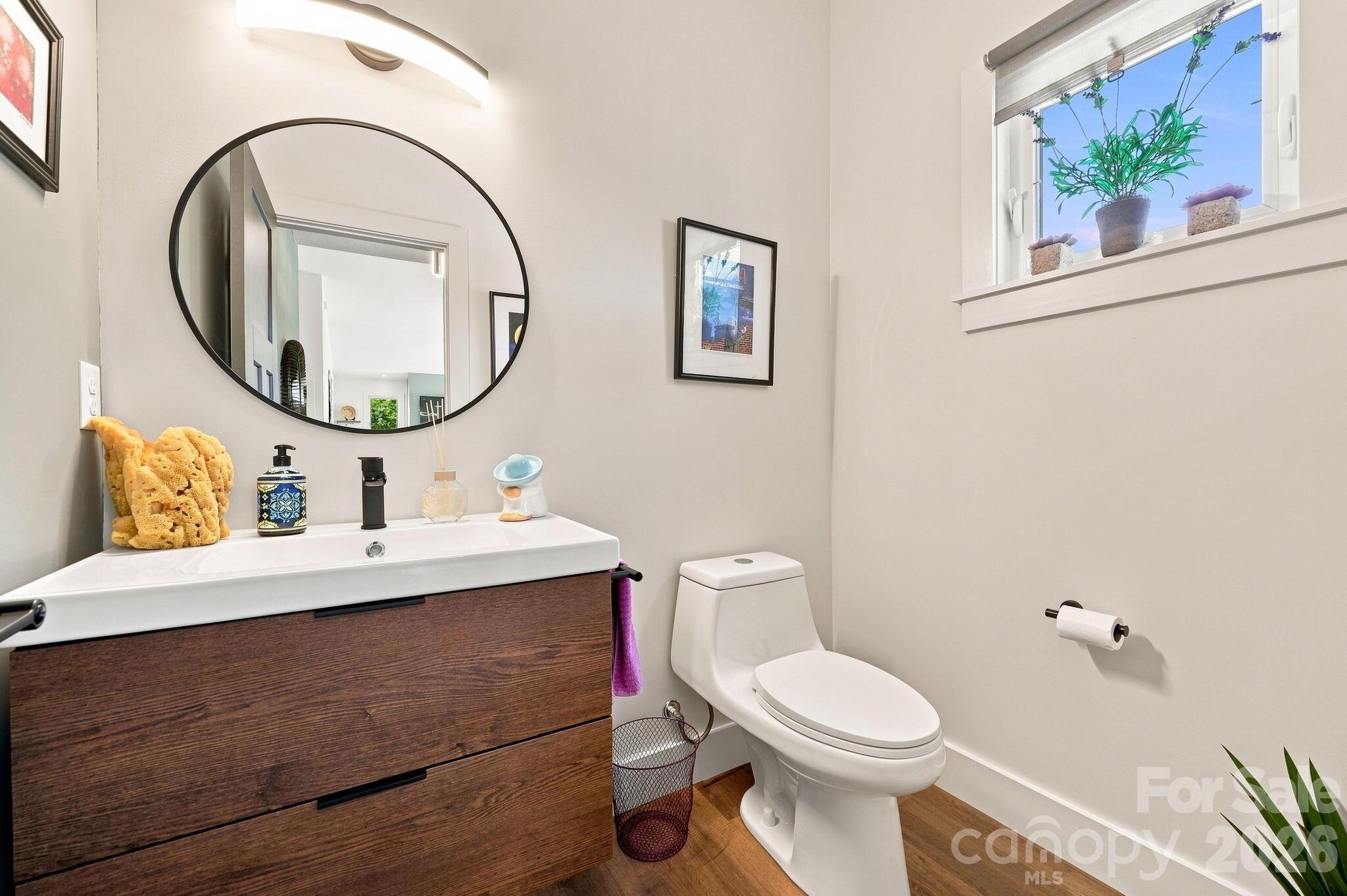 112 Upper Grove Lane — Weaverville