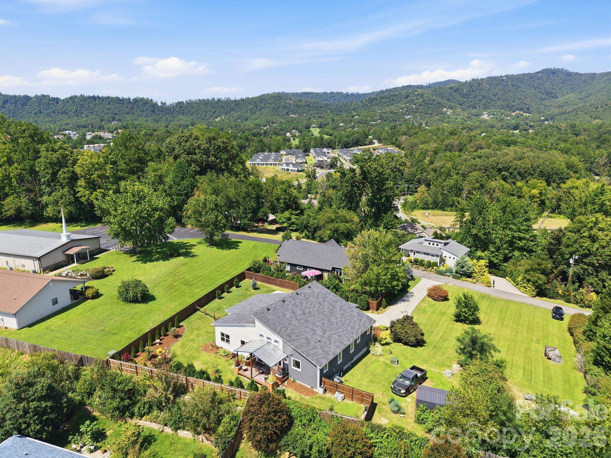 112 Upper Grove Lane — Weaverville