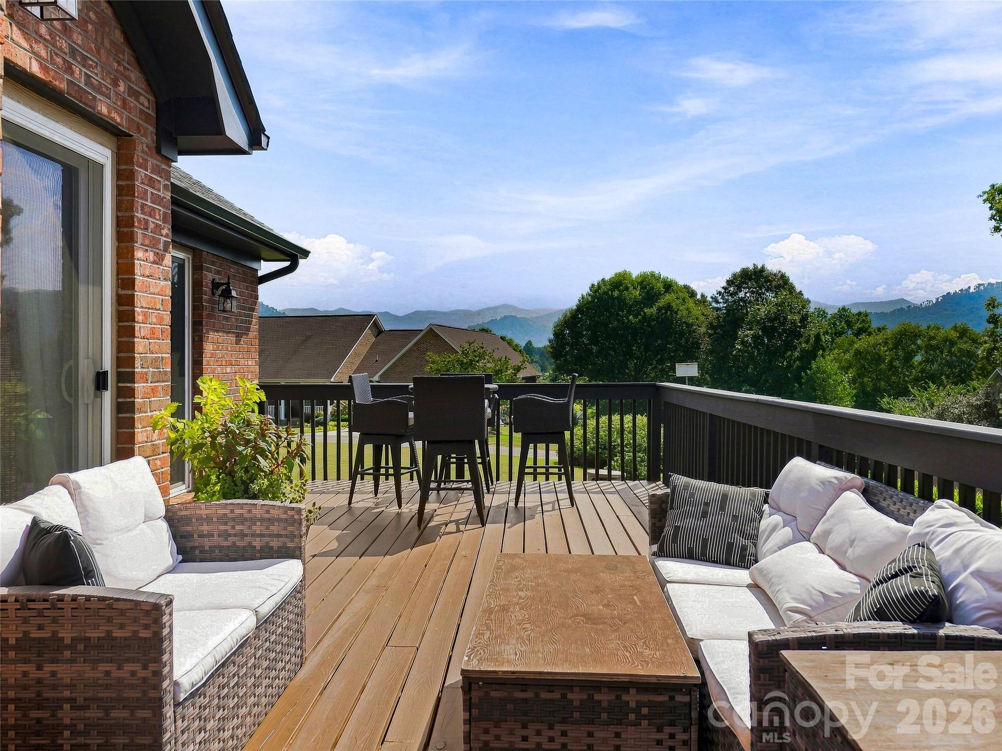 41 Forest Knoll Drive — Weaverville